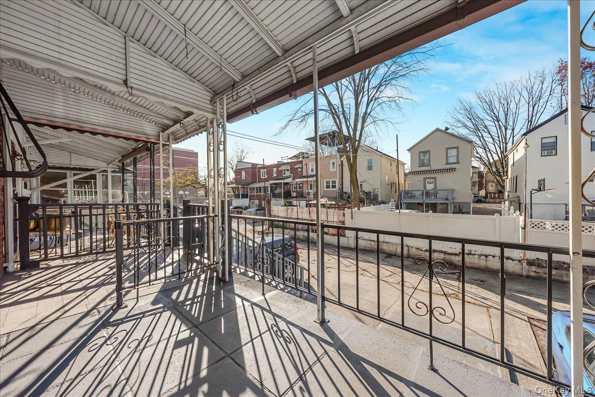 Single Family Edson  Bronx, NY 10466, MLS-940771-21