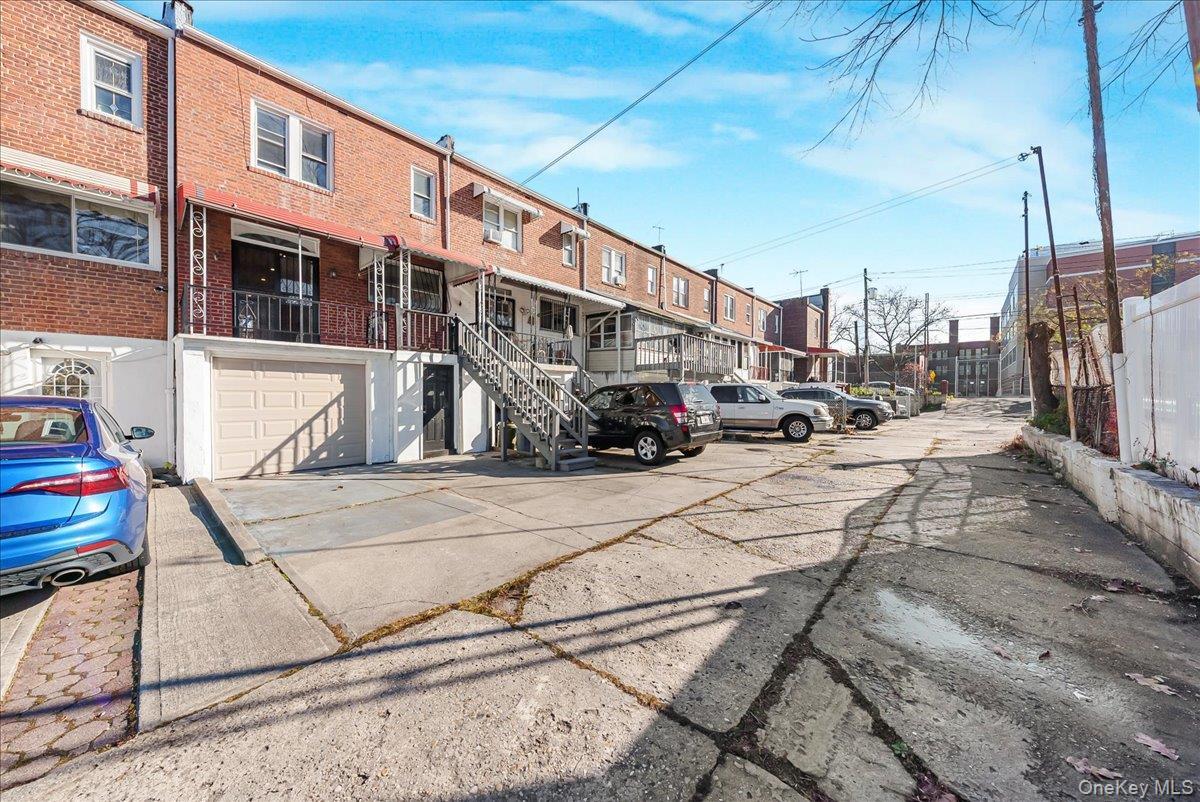Single Family Edson  Bronx, NY 10466, MLS-940771-24