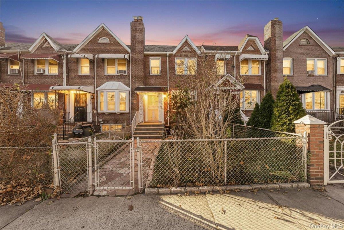 Single Family Edson  Bronx, NY 10466, MLS-940771-26