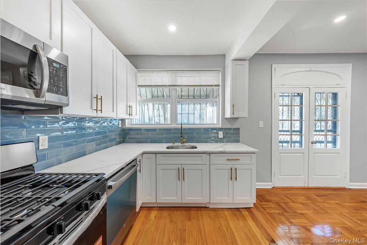 Single Family Edson  Bronx, NY 10466, MLS-940771-7