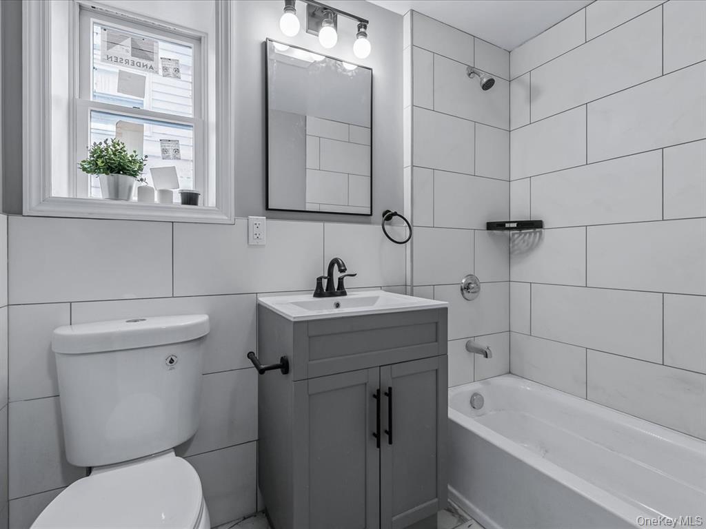 Single Family Francis Lewis  Queens, NY 11361, MLS-940773-22