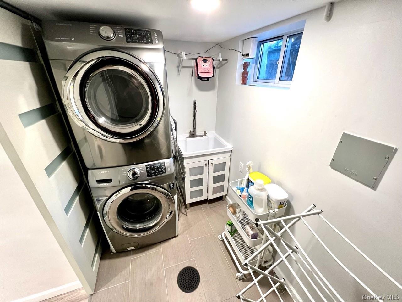 Single Family 83  Queens, NY 11379, MLS-940781-25