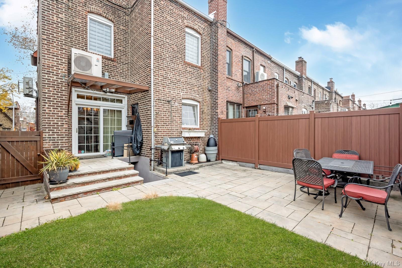 Single Family 83  Queens, NY 11379, MLS-940781-27