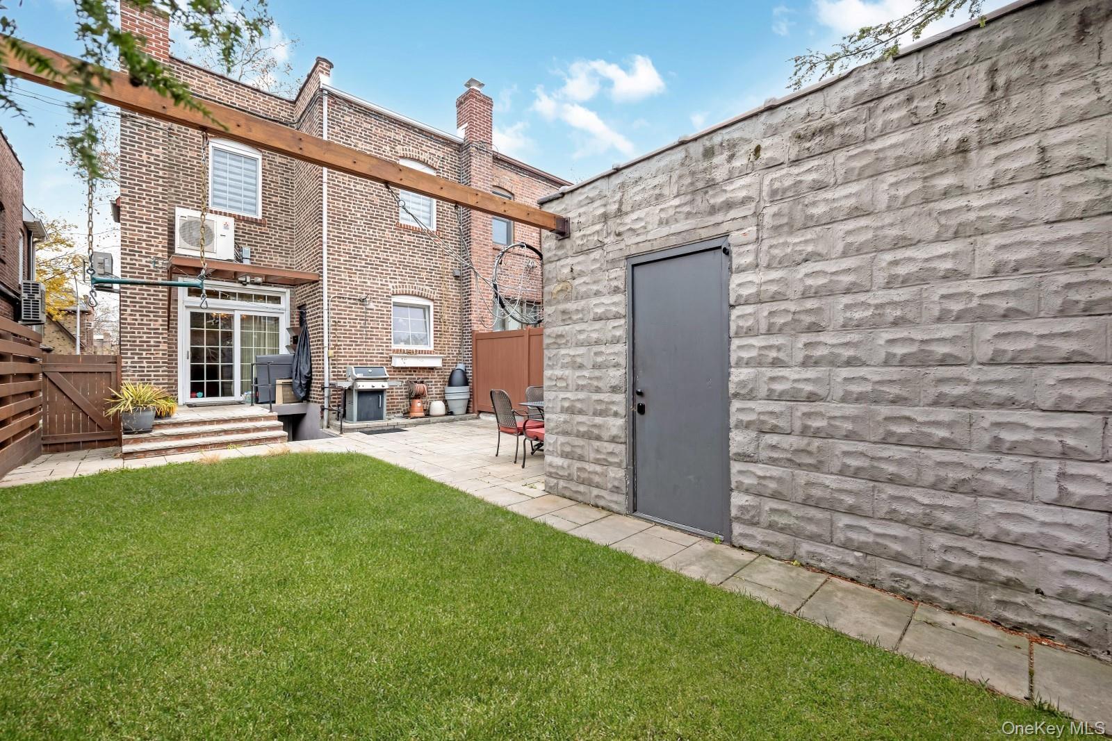 Single Family 83  Queens, NY 11379, MLS-940781-29