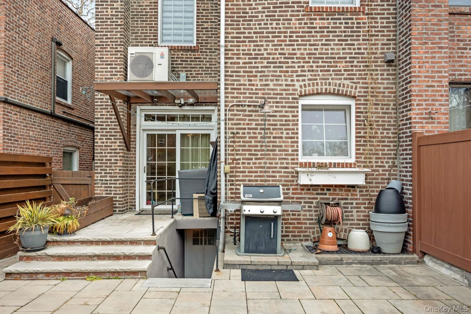 Single Family 83  Queens, NY 11379, MLS-940781-32