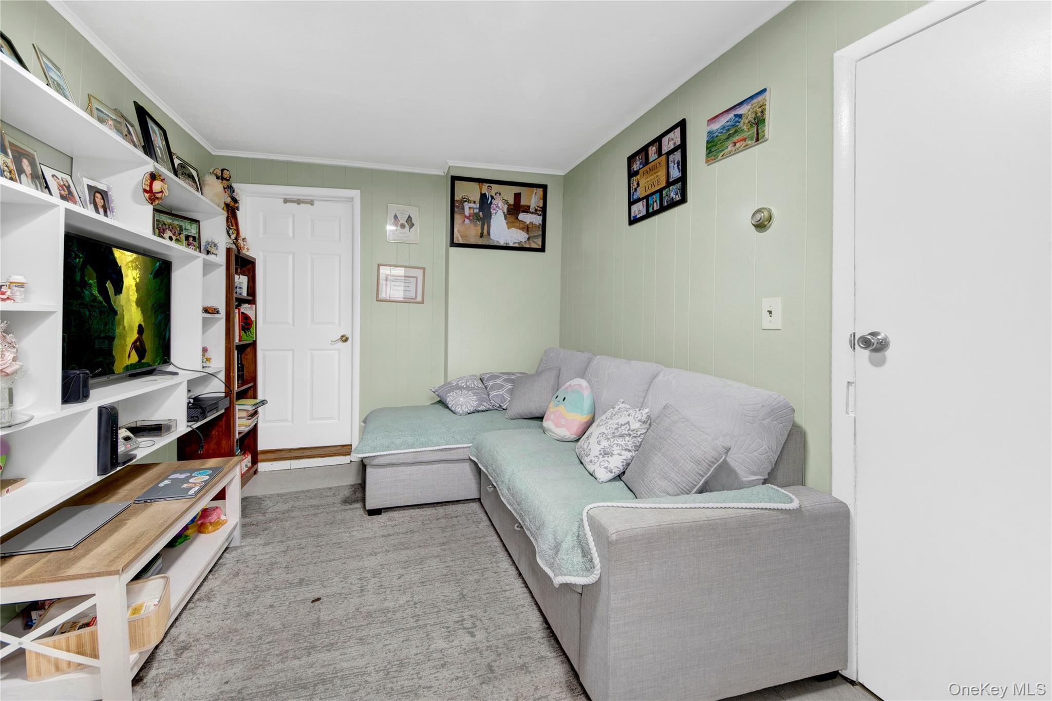 Single Family Ferris Westchester County, NY 10562, MLS-940784-11