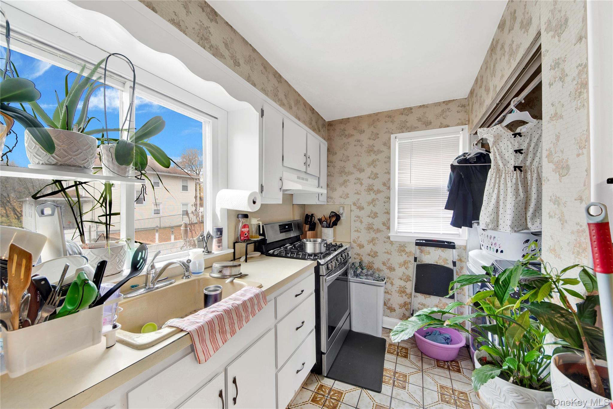 Single Family Ferris Westchester County, NY 10562, MLS-940784-16