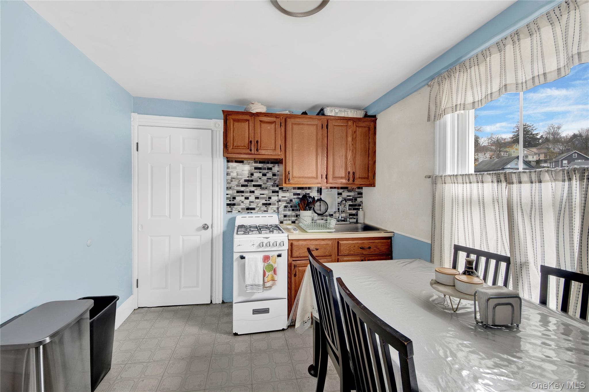 Single Family Ferris Westchester County, NY 10562, MLS-940784-2