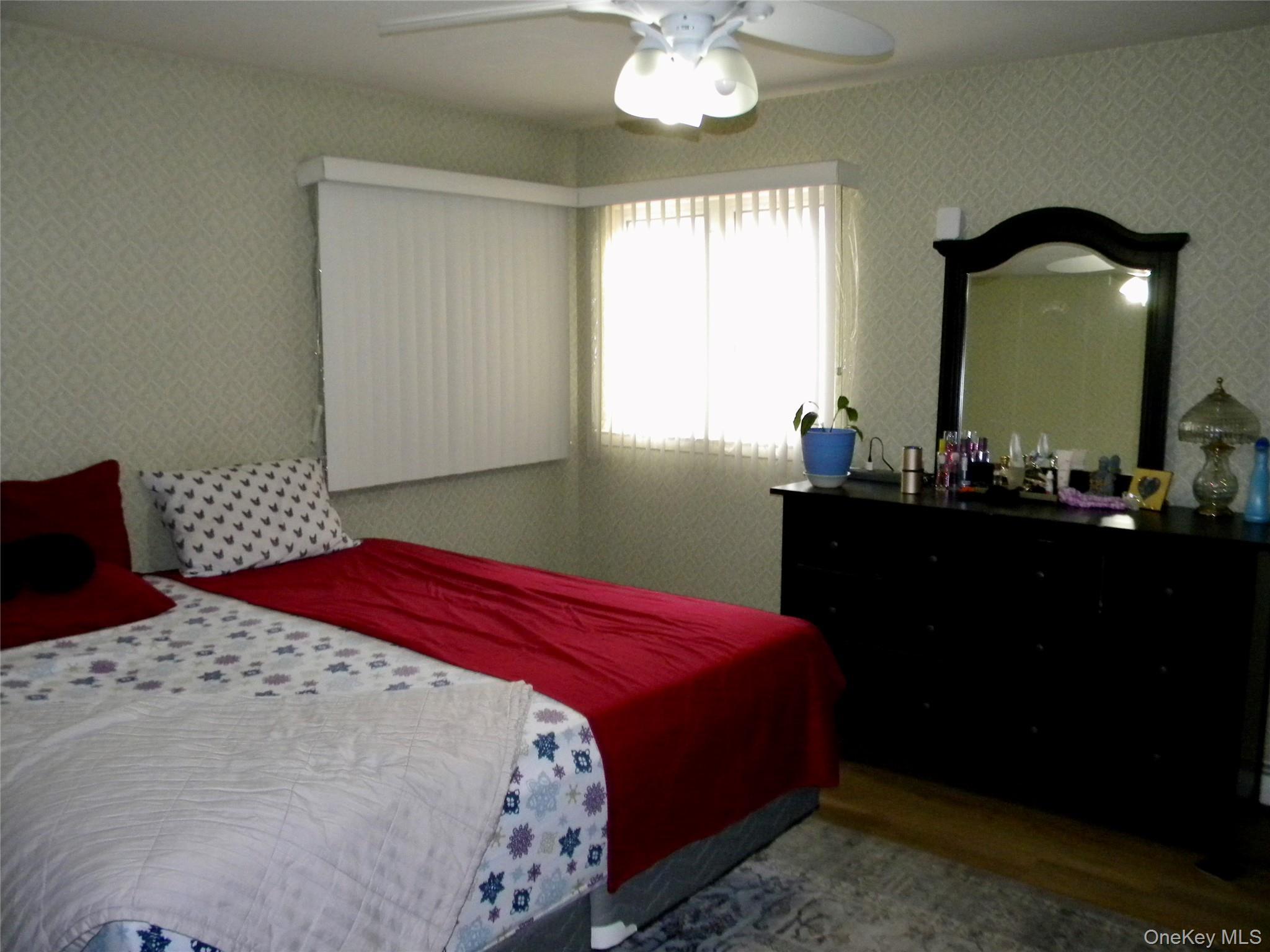 Single Family Evergreen Suffolk County, NY 11784, MLS-940787-18