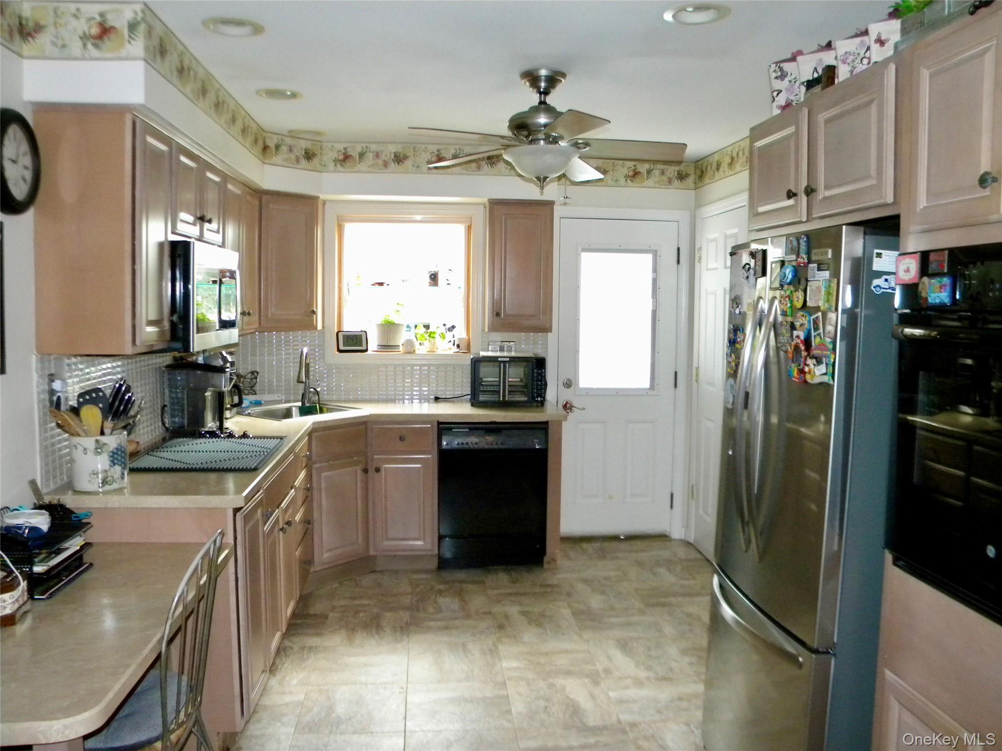 Single Family Evergreen Suffolk County, NY 11784, MLS-940787-22