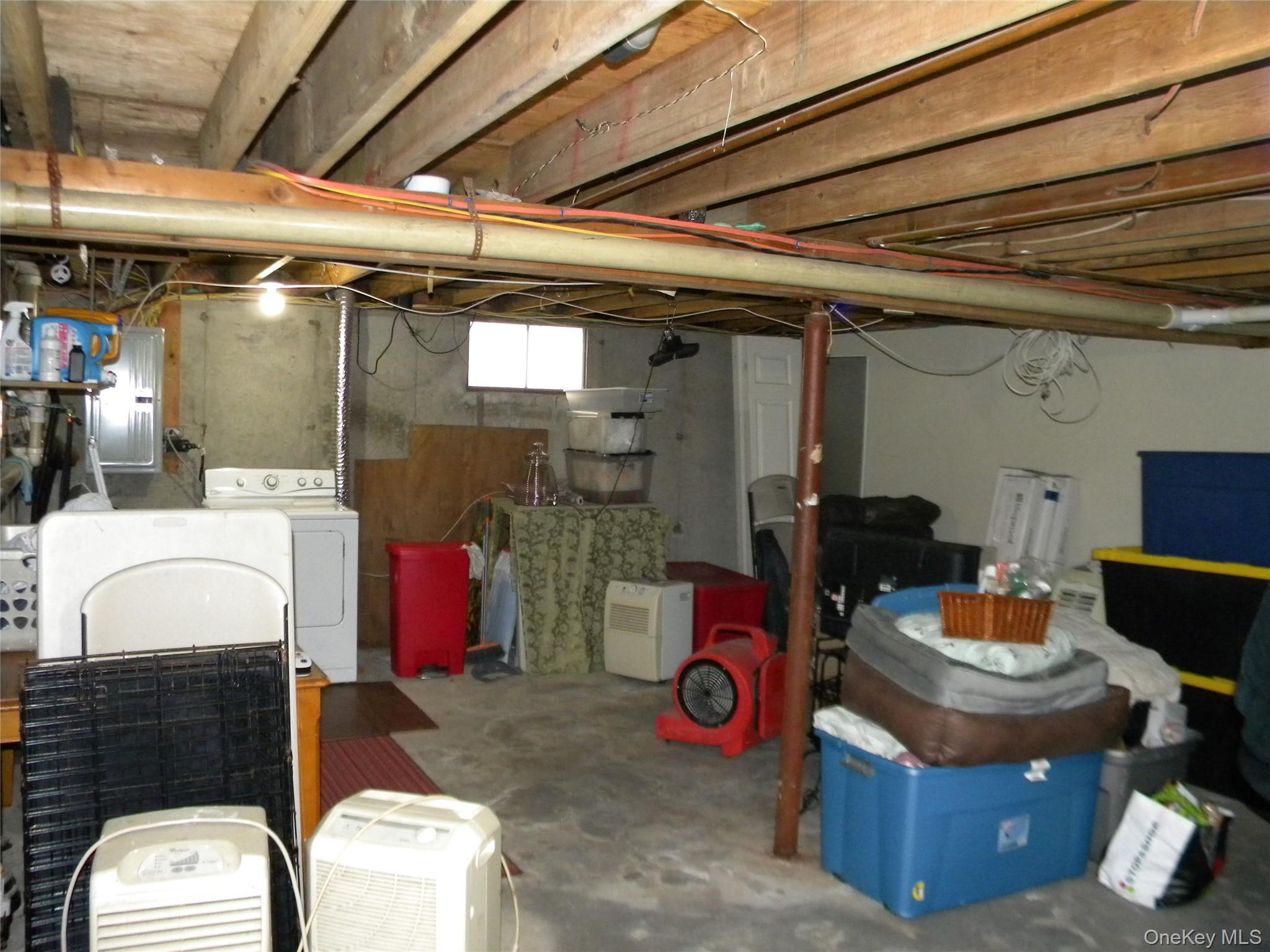 Single Family Evergreen Suffolk County, NY 11784, MLS-940787-25