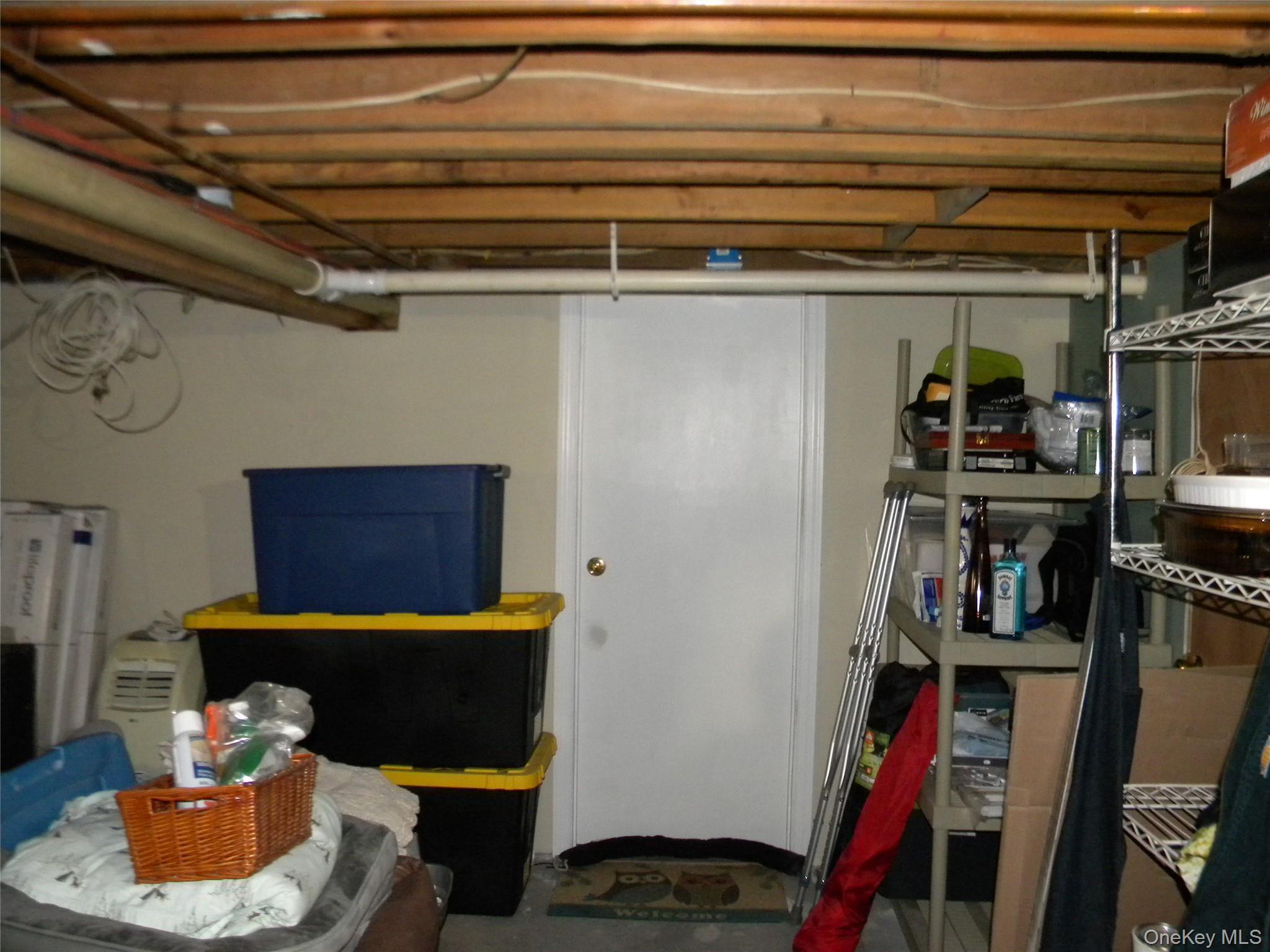 Single Family Evergreen Suffolk County, NY 11784, MLS-940787-28