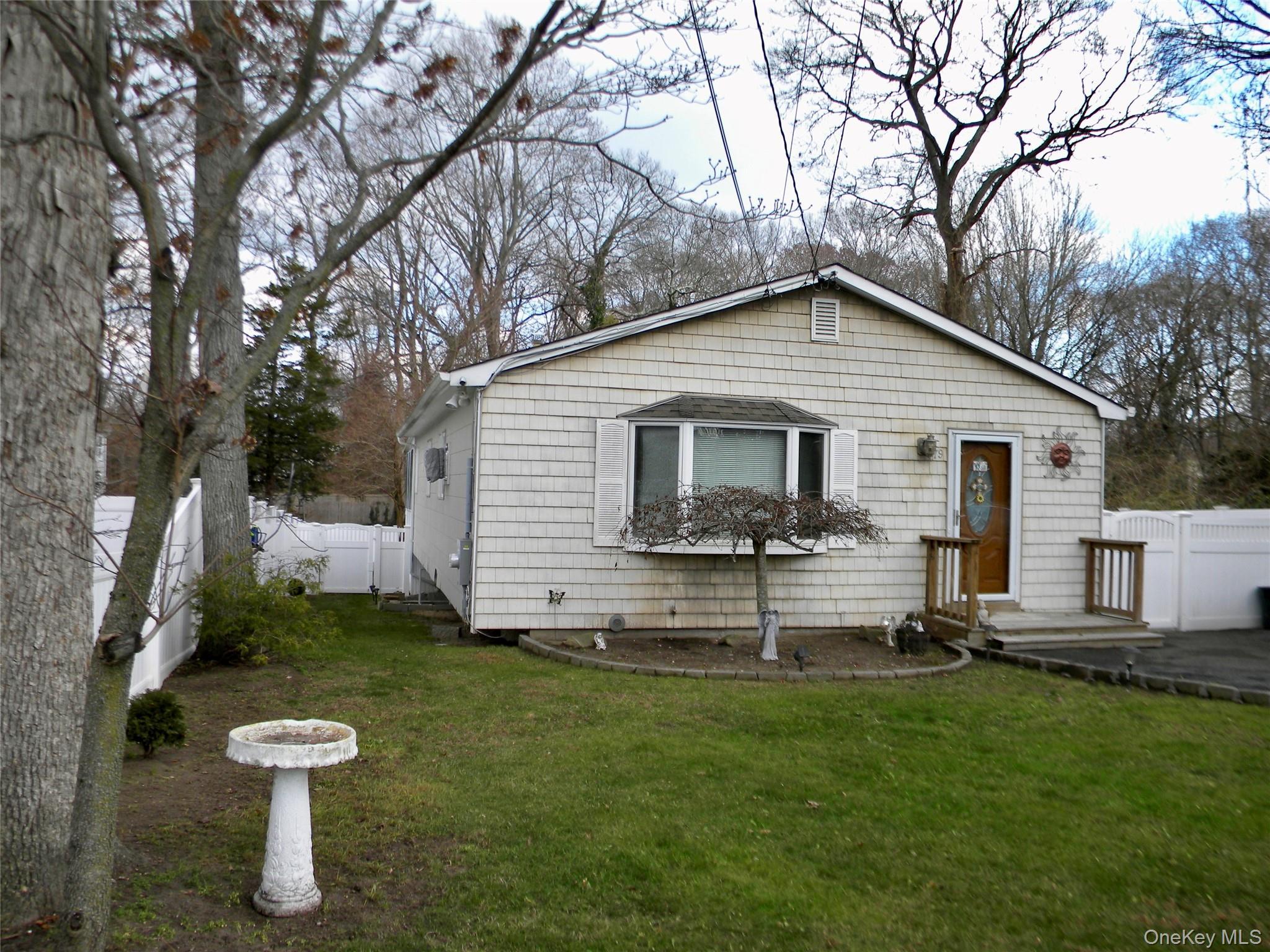 Single Family Evergreen Suffolk County, NY 11784, MLS-940787-3