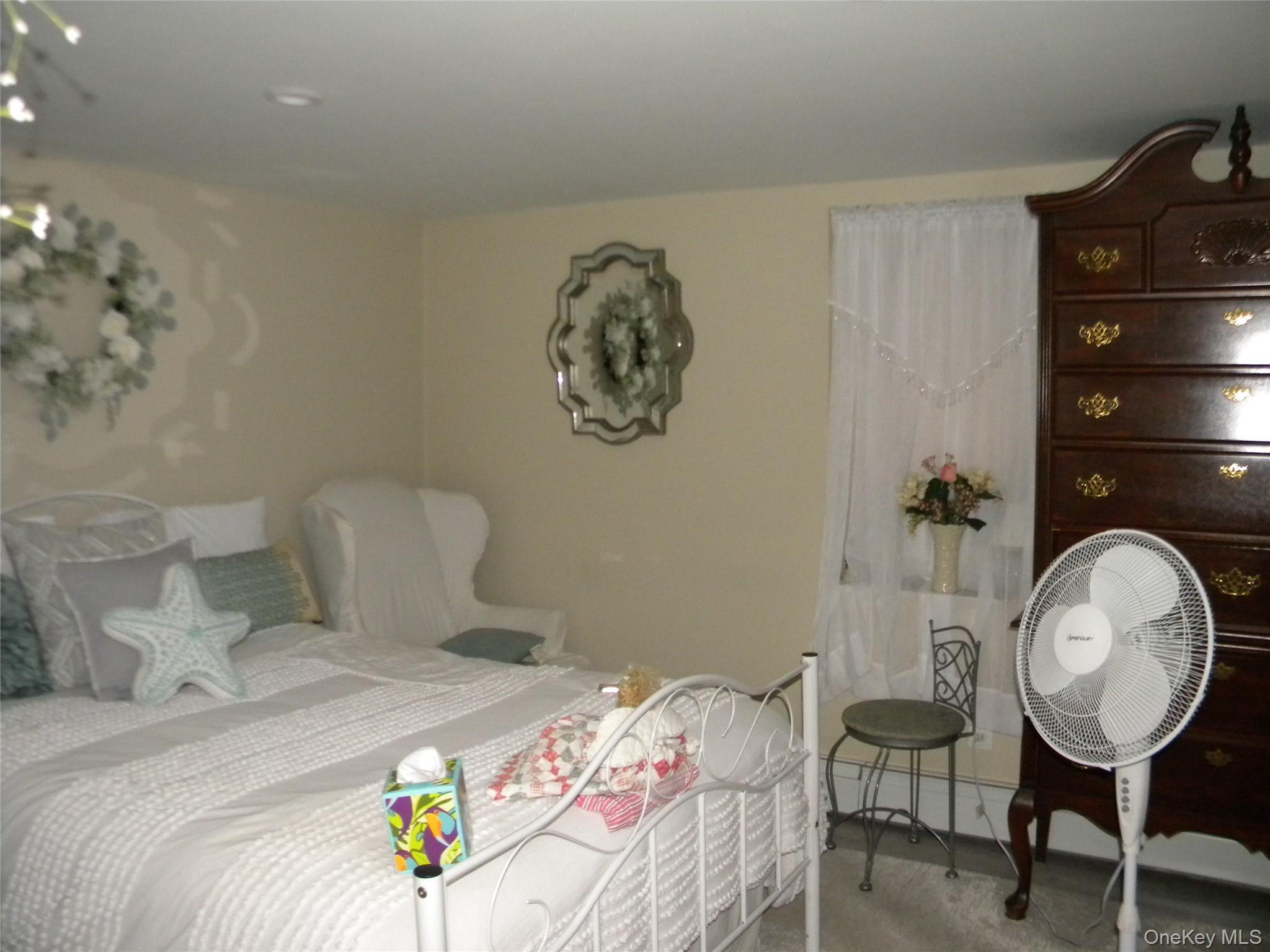 Single Family Evergreen Suffolk County, NY 11784, MLS-940787-31