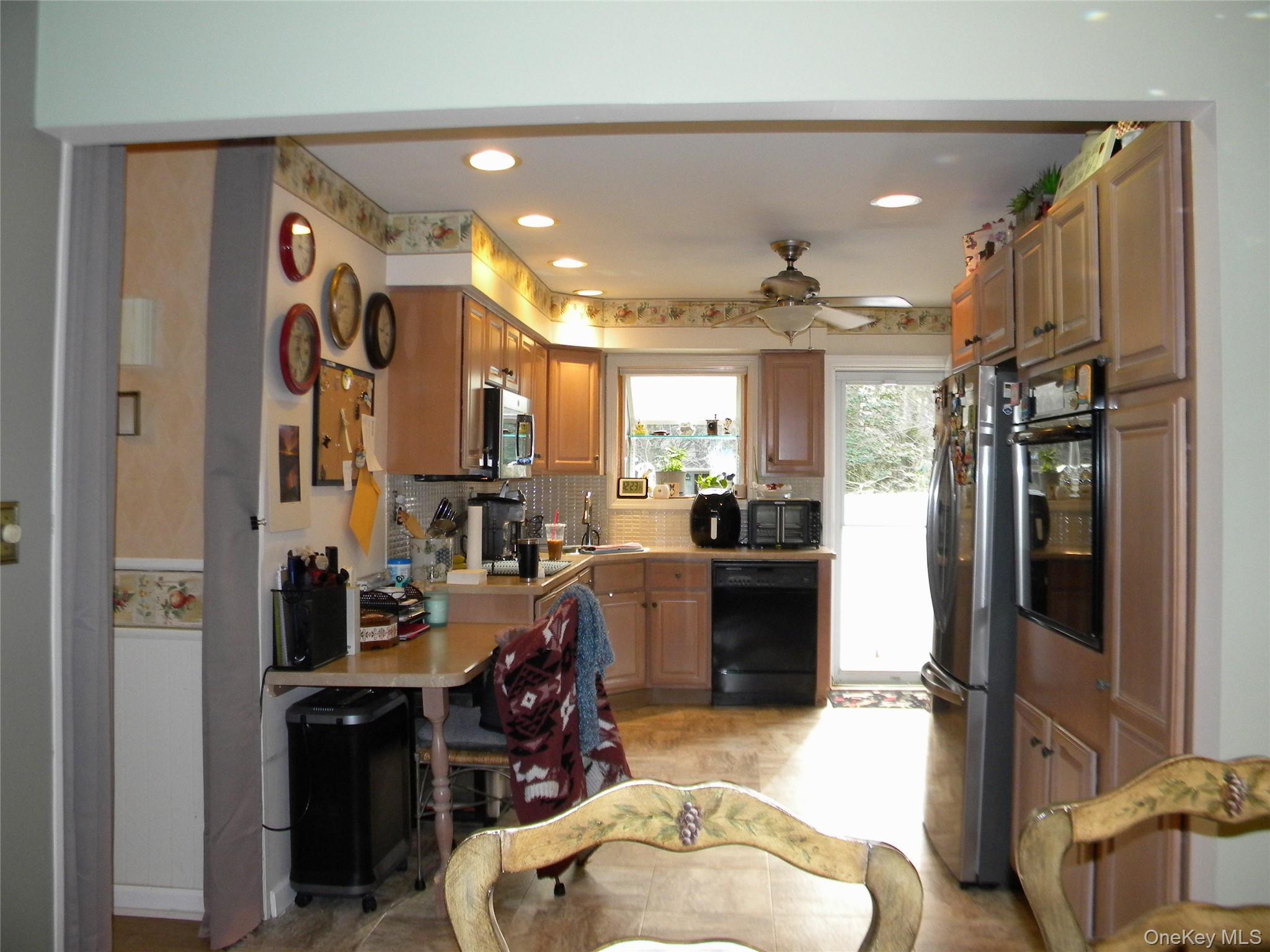 Single Family Evergreen Suffolk County, NY 11784, MLS-940787-37