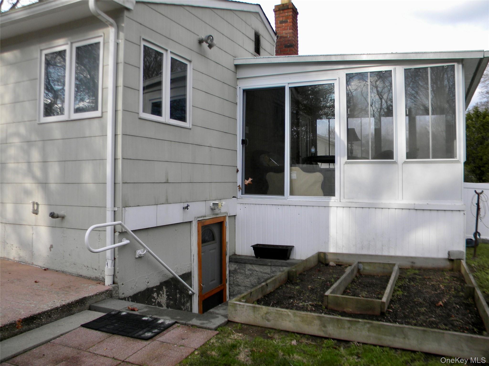 Single Family Evergreen Suffolk County, NY 11784, MLS-940787-5