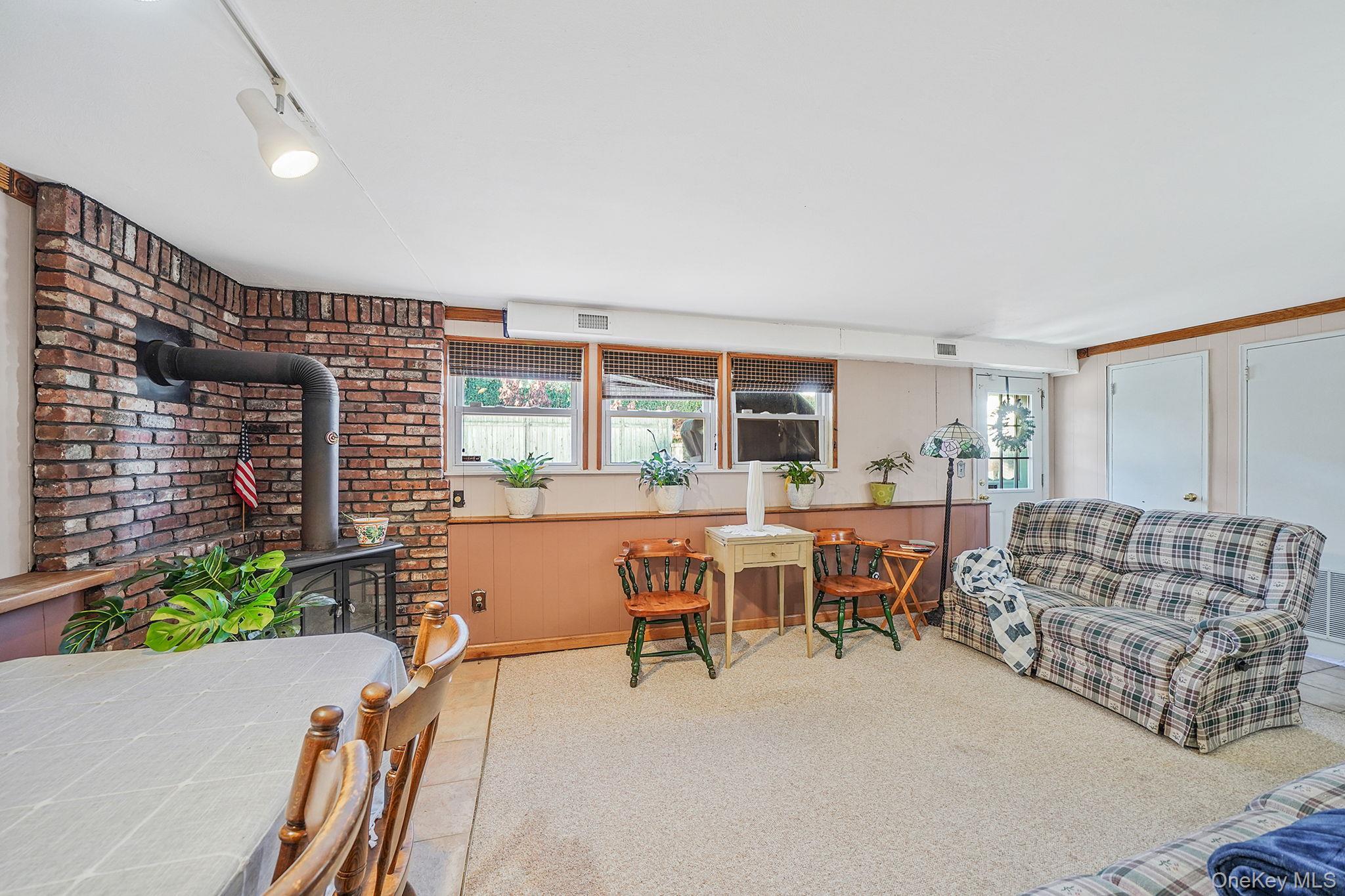 Single Family Huron  Suffolk County, NY 11776, MLS-940790-11