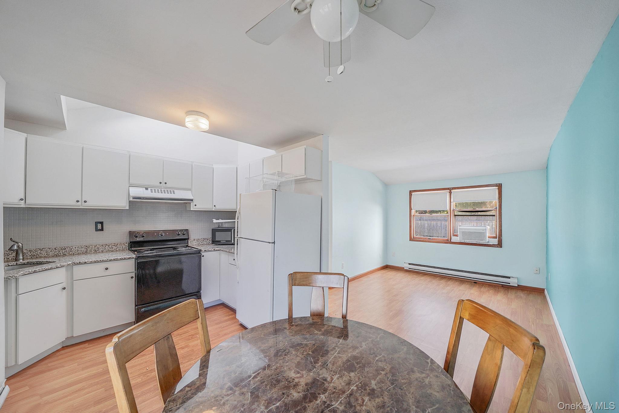 Single Family Huron  Suffolk County, NY 11776, MLS-940790-28