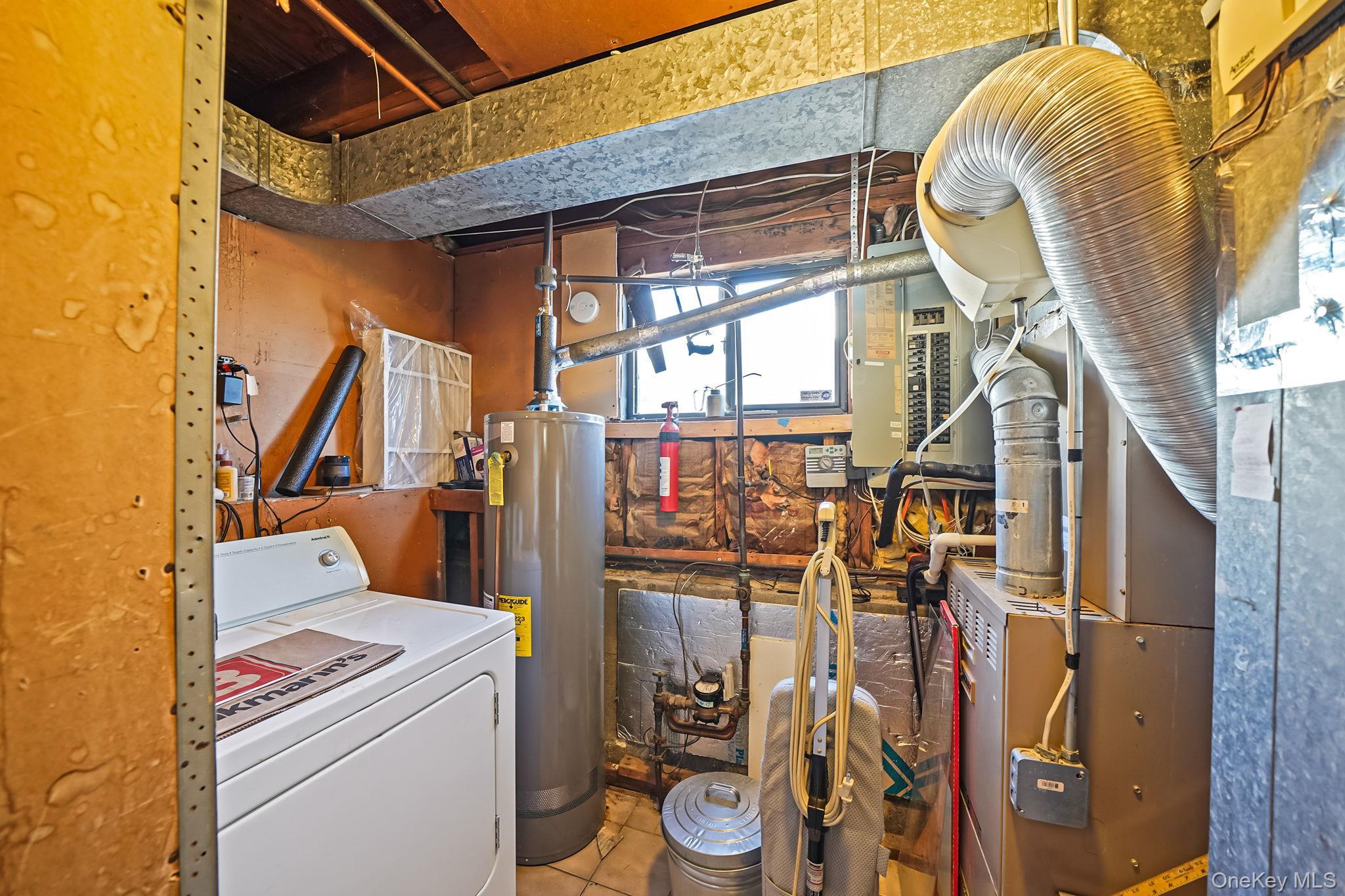 Single Family Huron  Suffolk County, NY 11776, MLS-940790-35