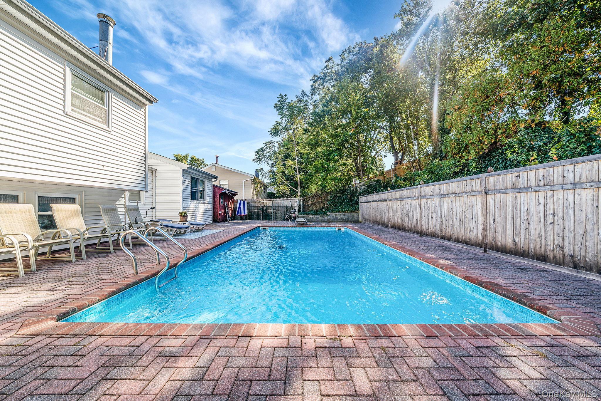 Single Family Huron  Suffolk County, NY 11776, MLS-940790-39