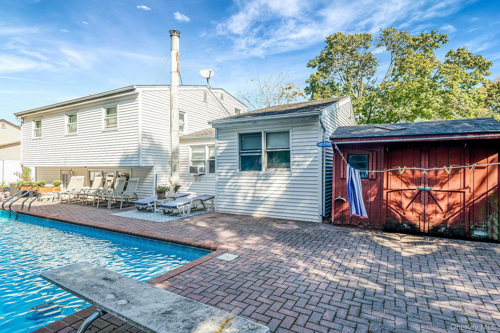 Single Family Huron  Suffolk County, NY 11776, MLS-940790-40