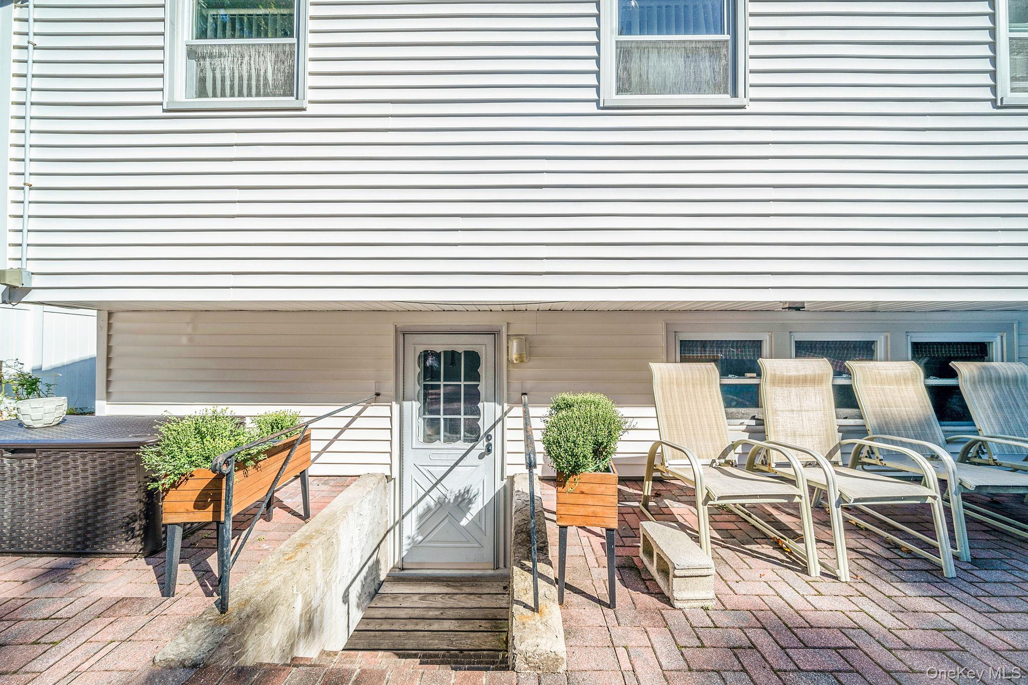 Single Family Huron  Suffolk County, NY 11776, MLS-940790-41