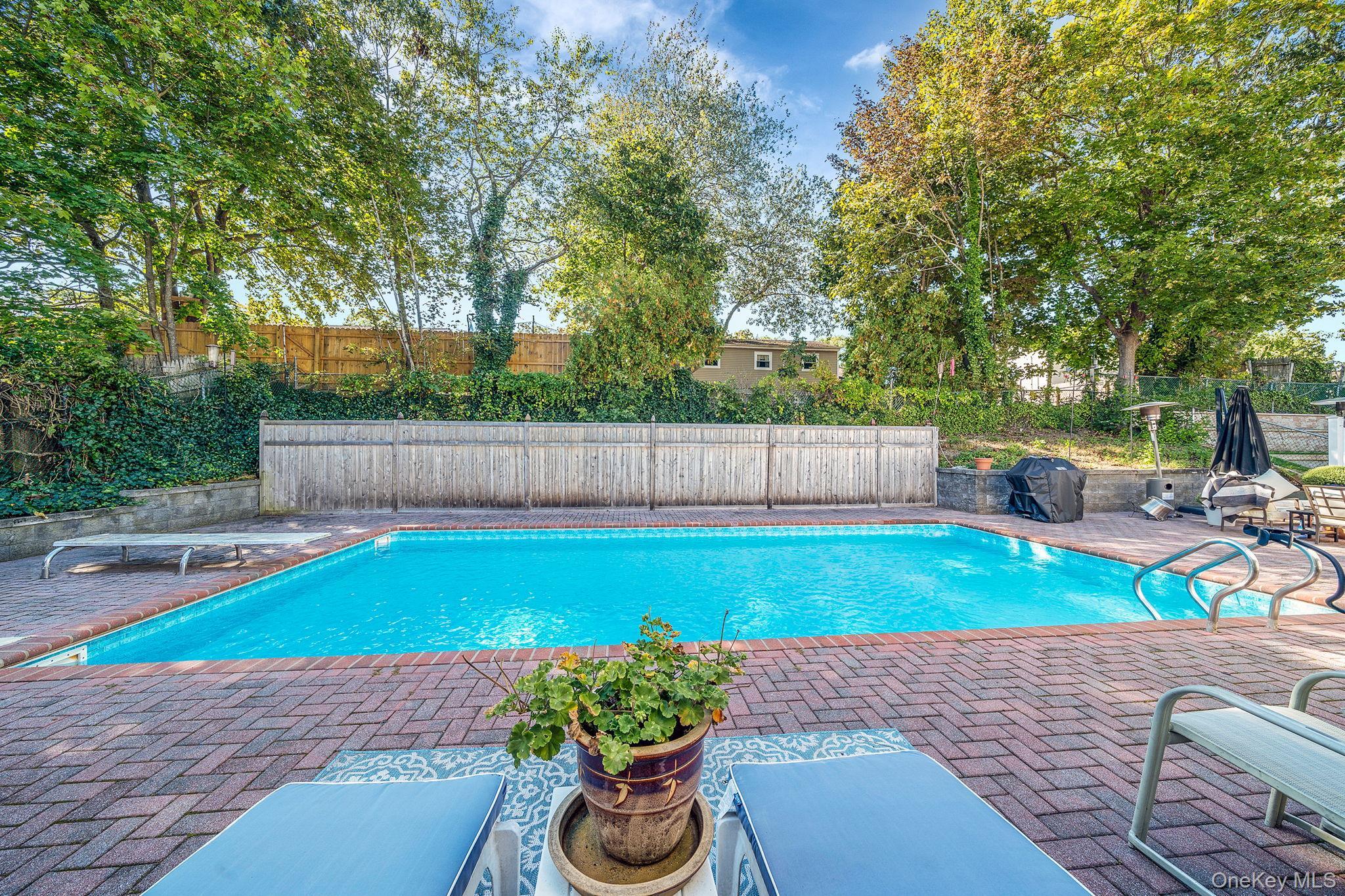 Single Family Huron  Suffolk County, NY 11776, MLS-940790-43