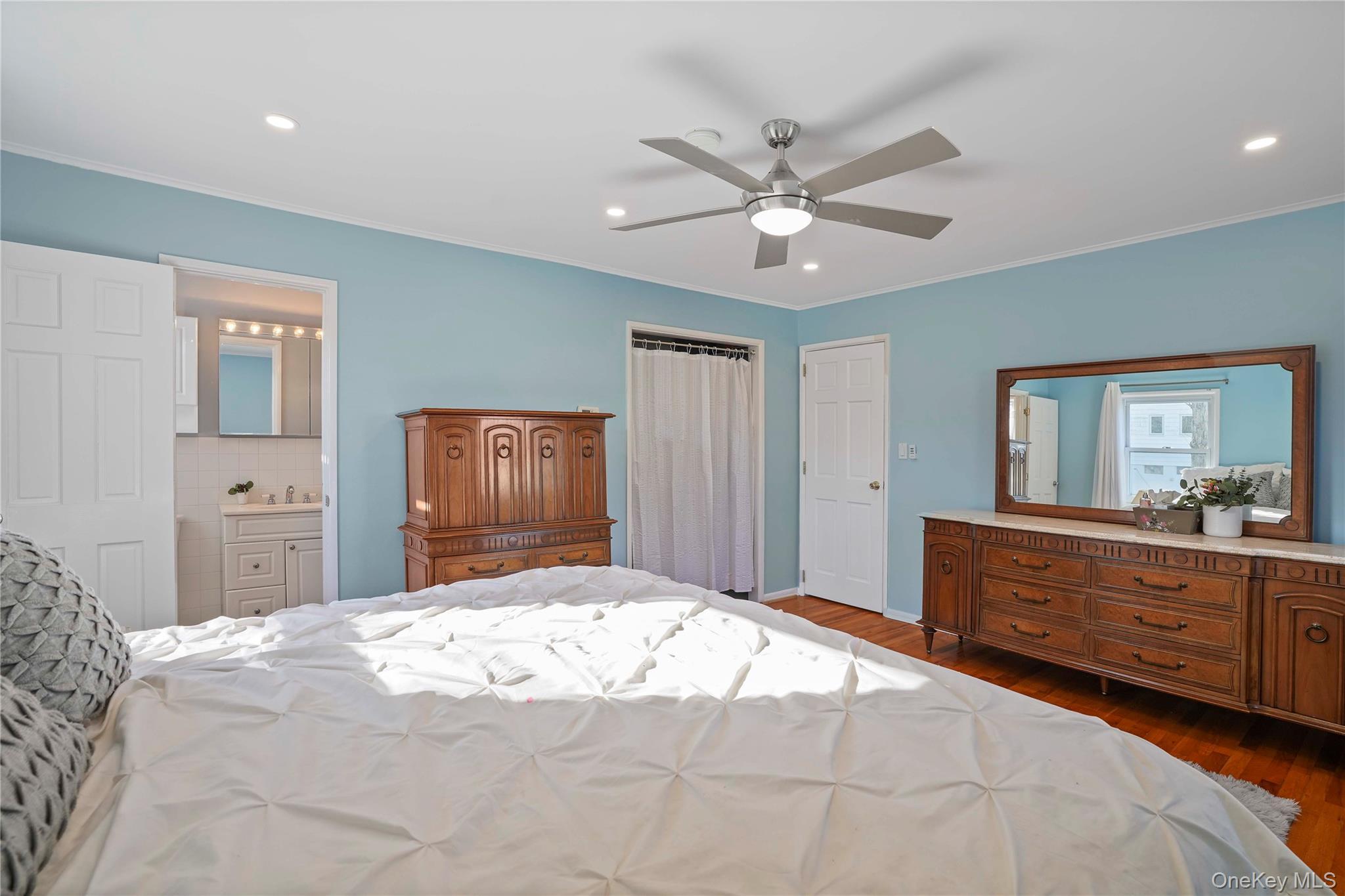 Single Family Rosedale Westchester County, NY 10605, MLS-940801-22