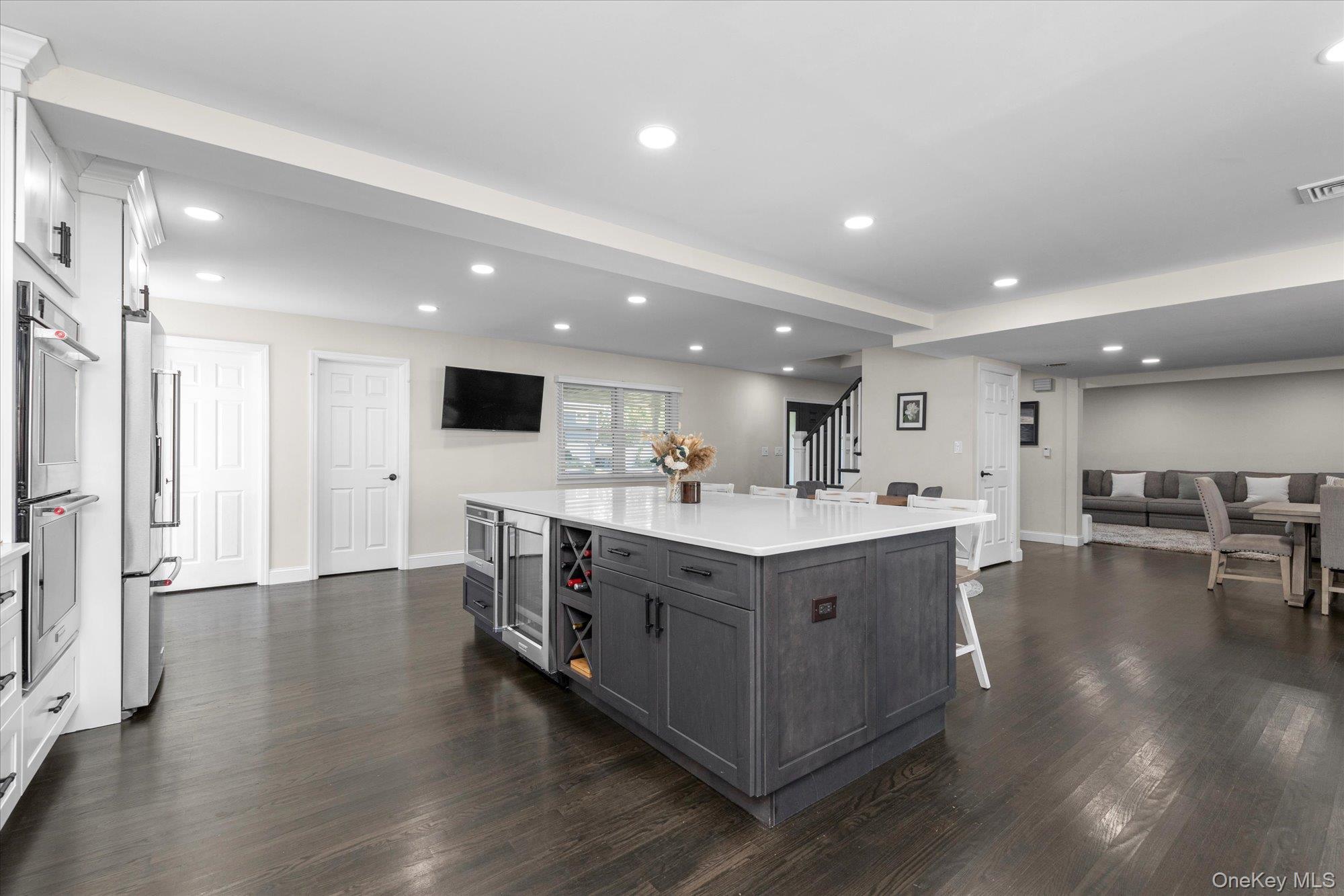 Single Family 10th  Suffolk County, NY 11731, MLS-940807-10