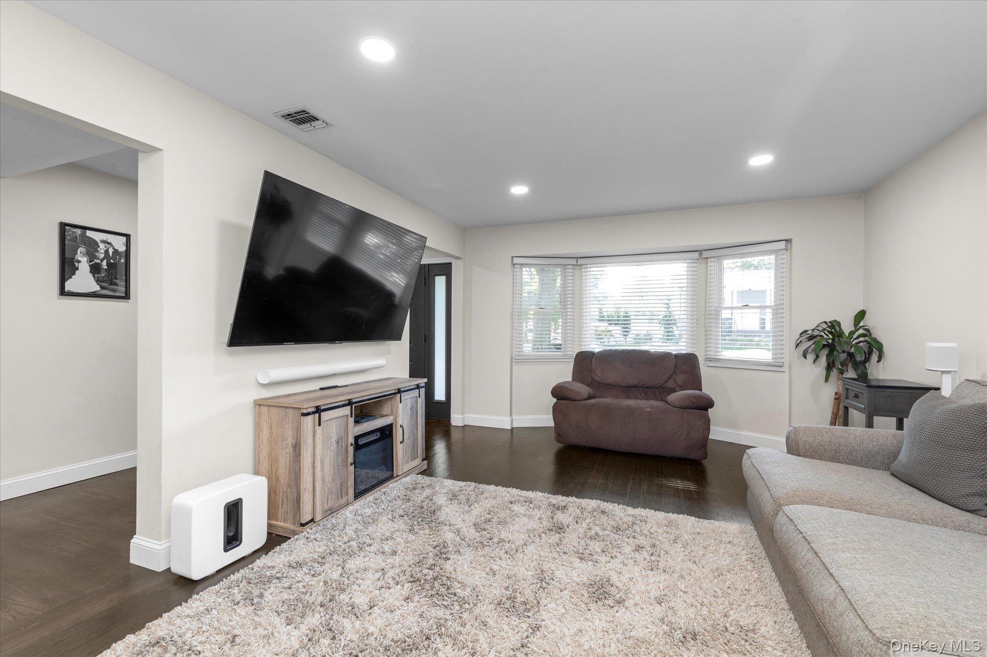 Single Family 10th  Suffolk County, NY 11731, MLS-940807-3