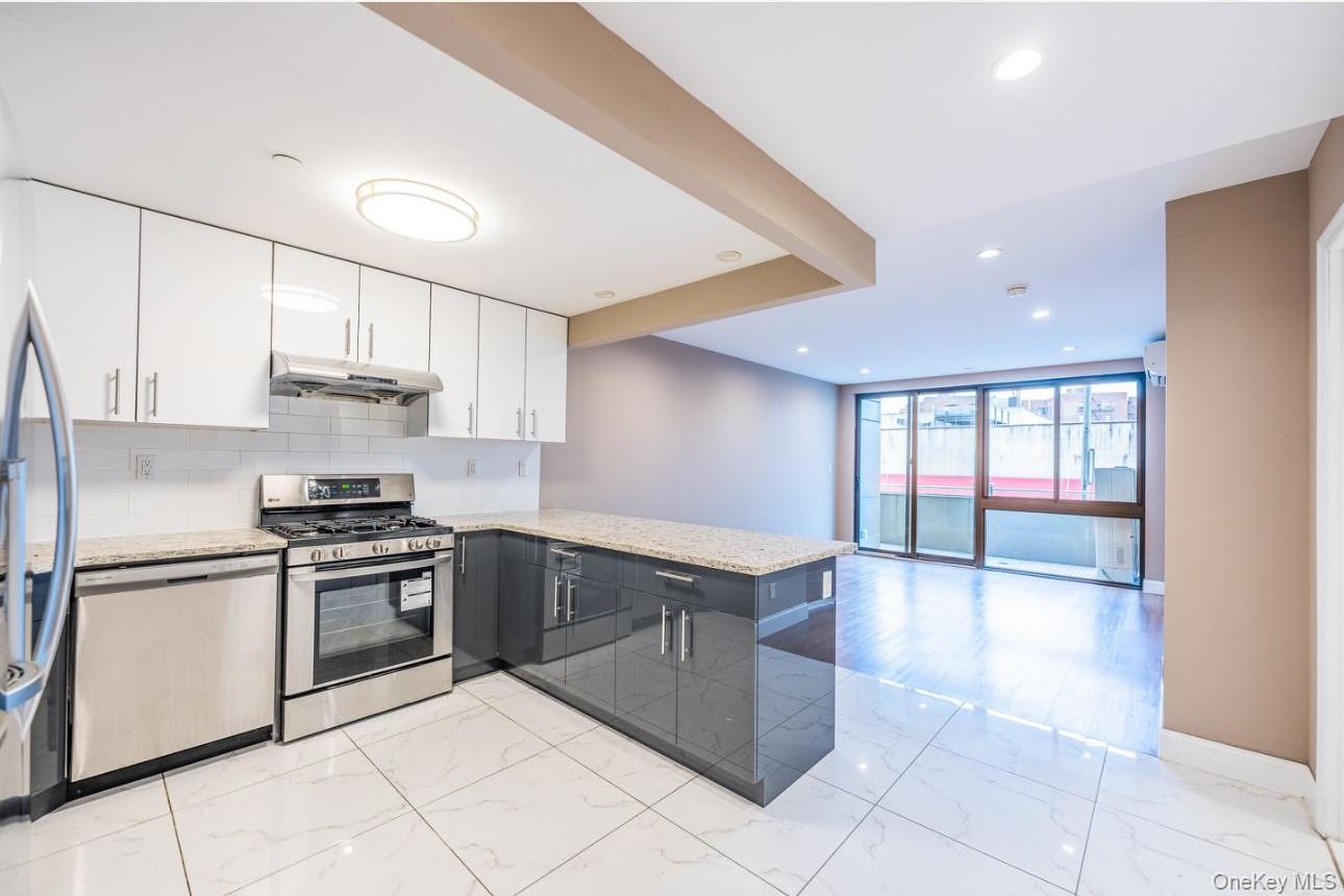 Condo 83rd Street  Queens, NY 11373, MLS-940827-7