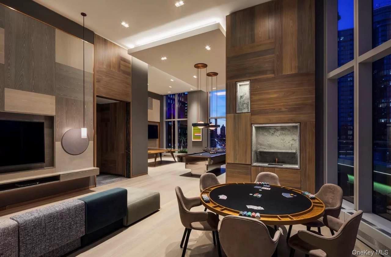 Condo 40th Queens, NY 11354, MLS-940842-23