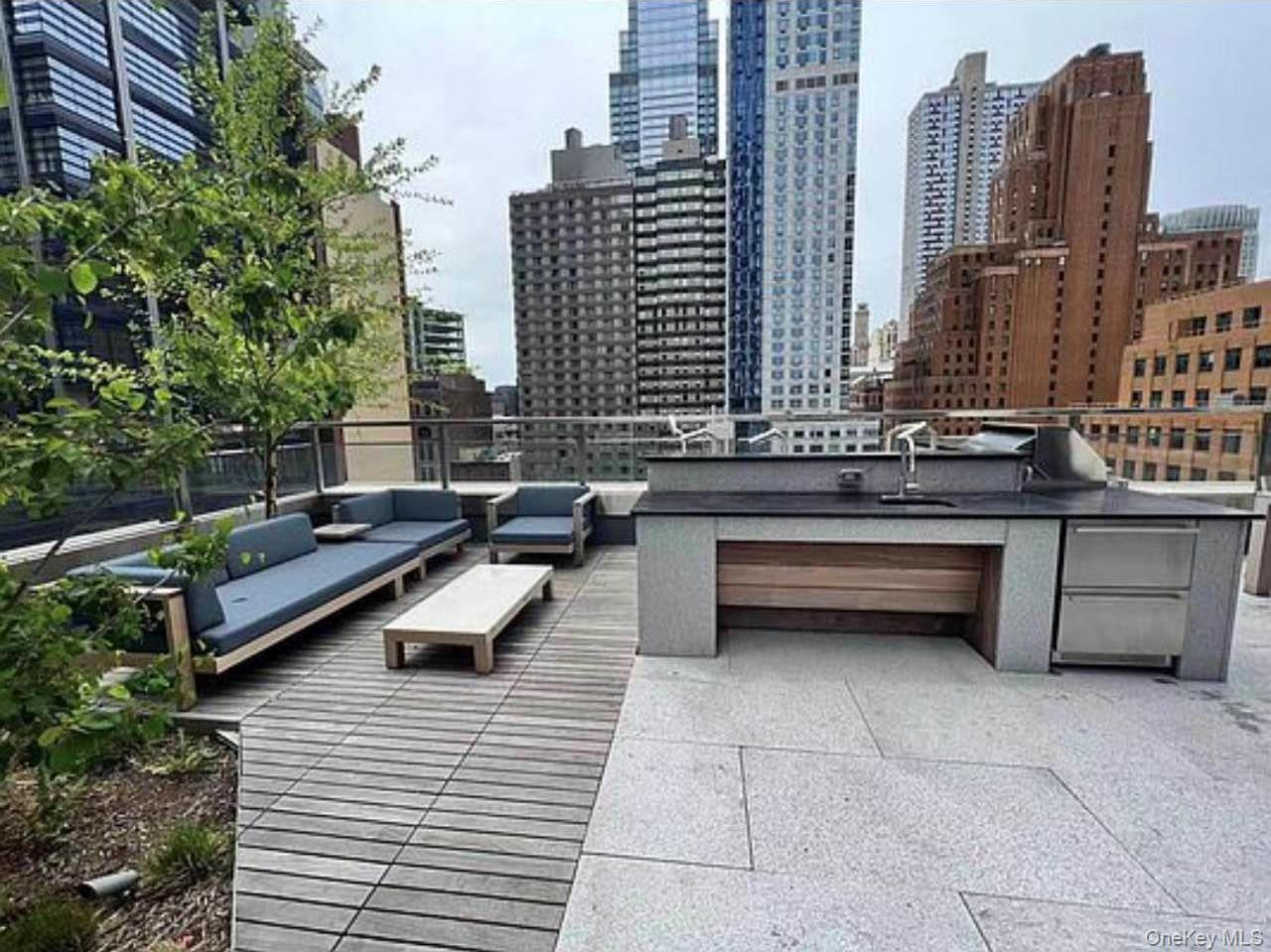 Condo 40th Queens, NY 11354, MLS-940842-25