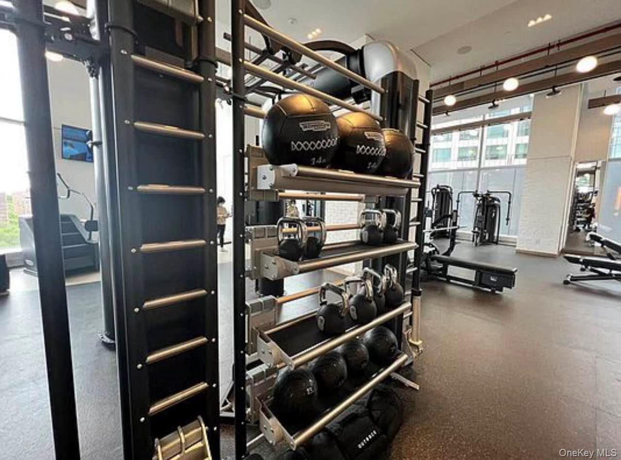 Condo 40th Queens, NY 11354, MLS-940842-7