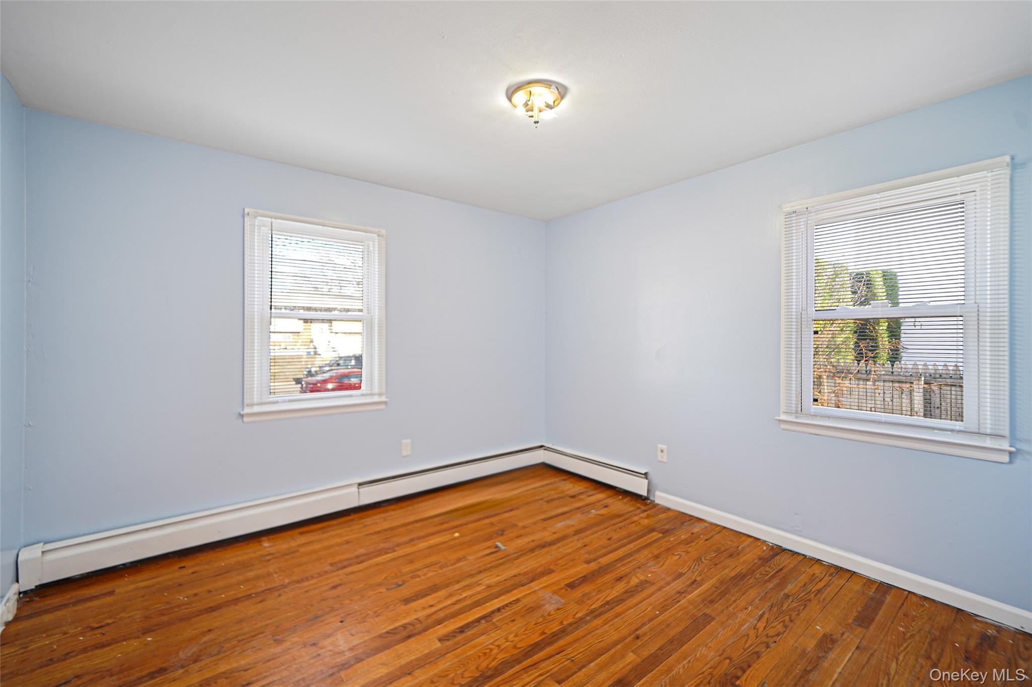 Single Family New York Suffolk County, NY 11706, MLS-940849-17