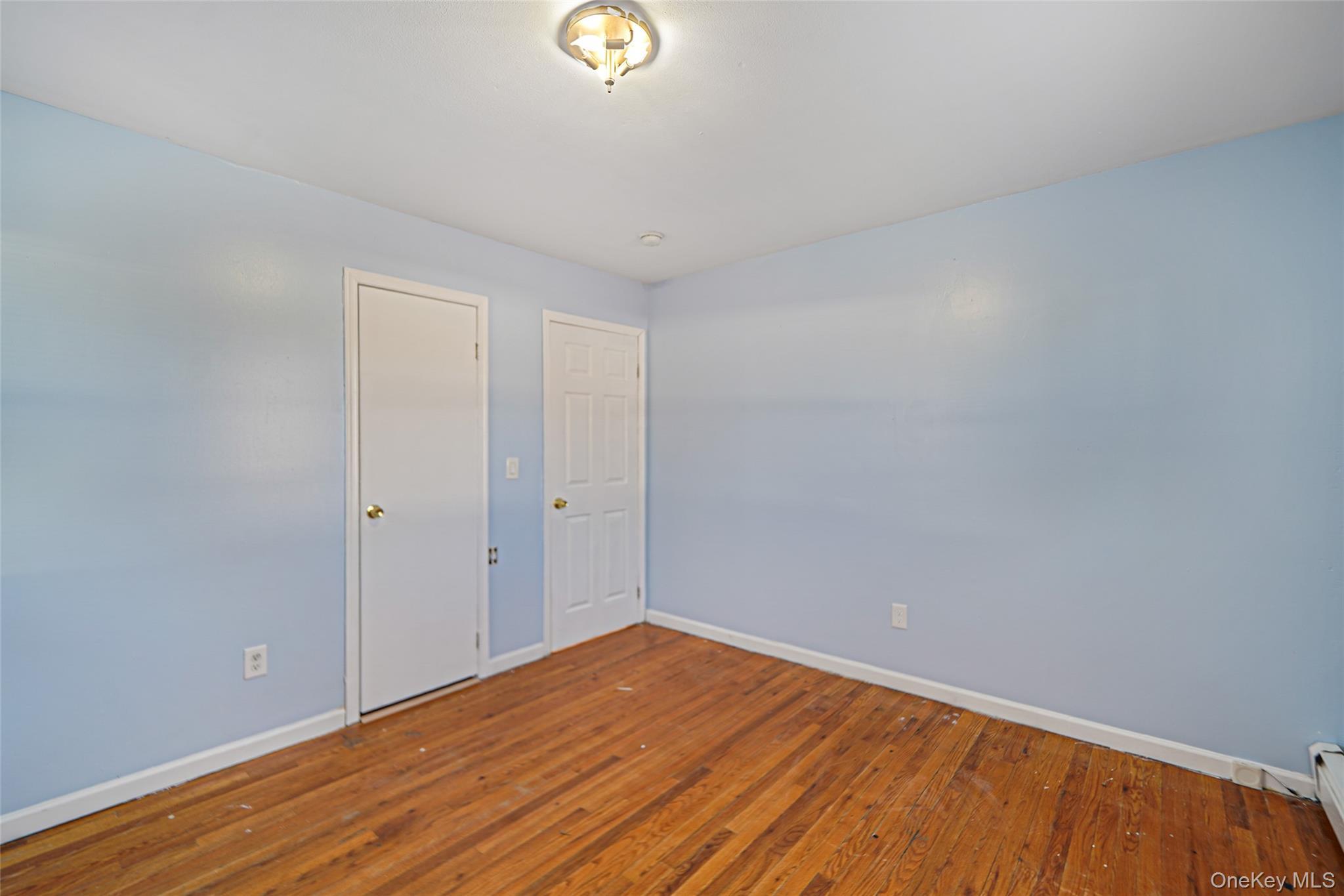 Single Family New York Suffolk County, NY 11706, MLS-940849-18