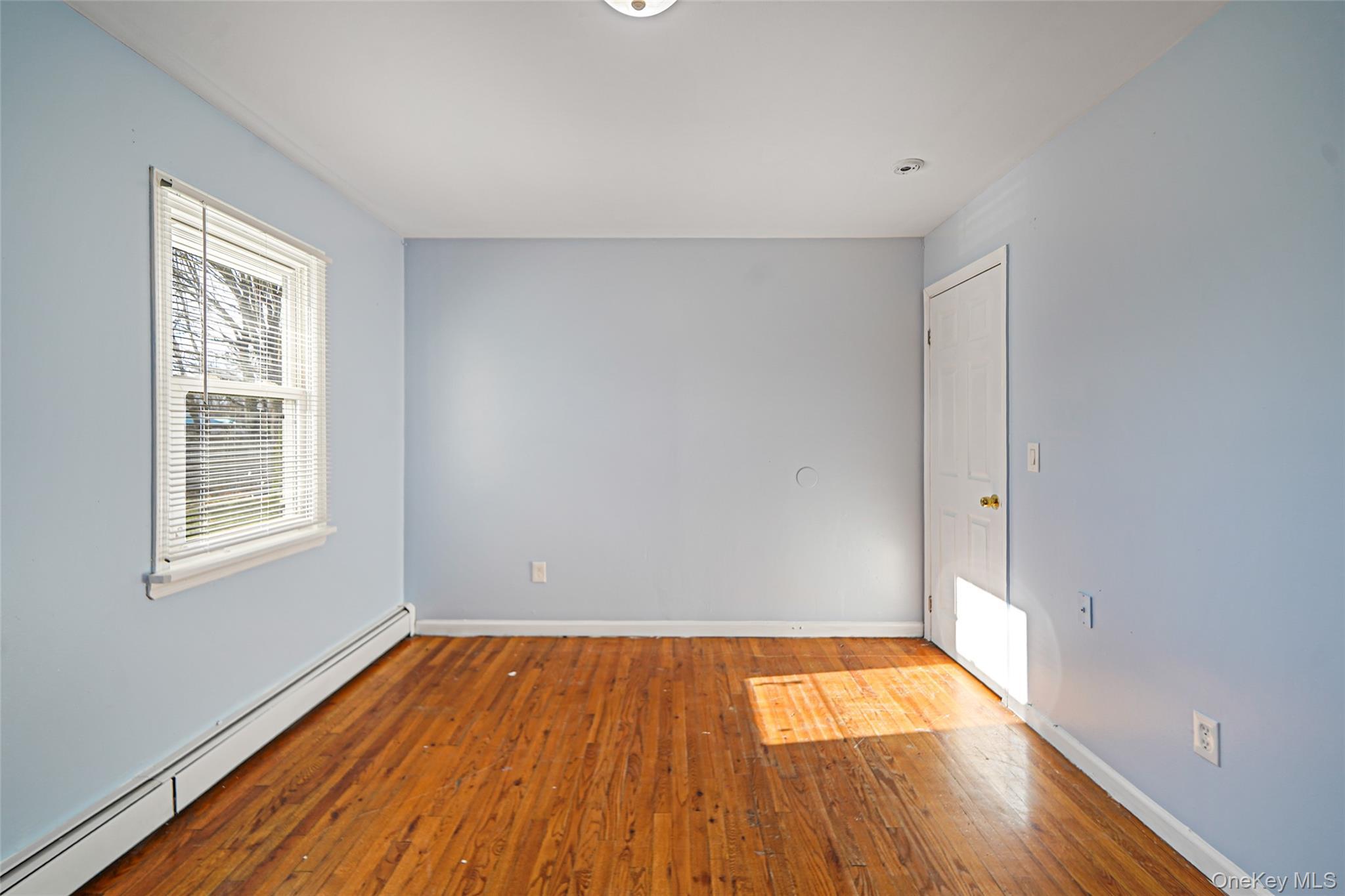 Single Family New York Suffolk County, NY 11706, MLS-940849-19