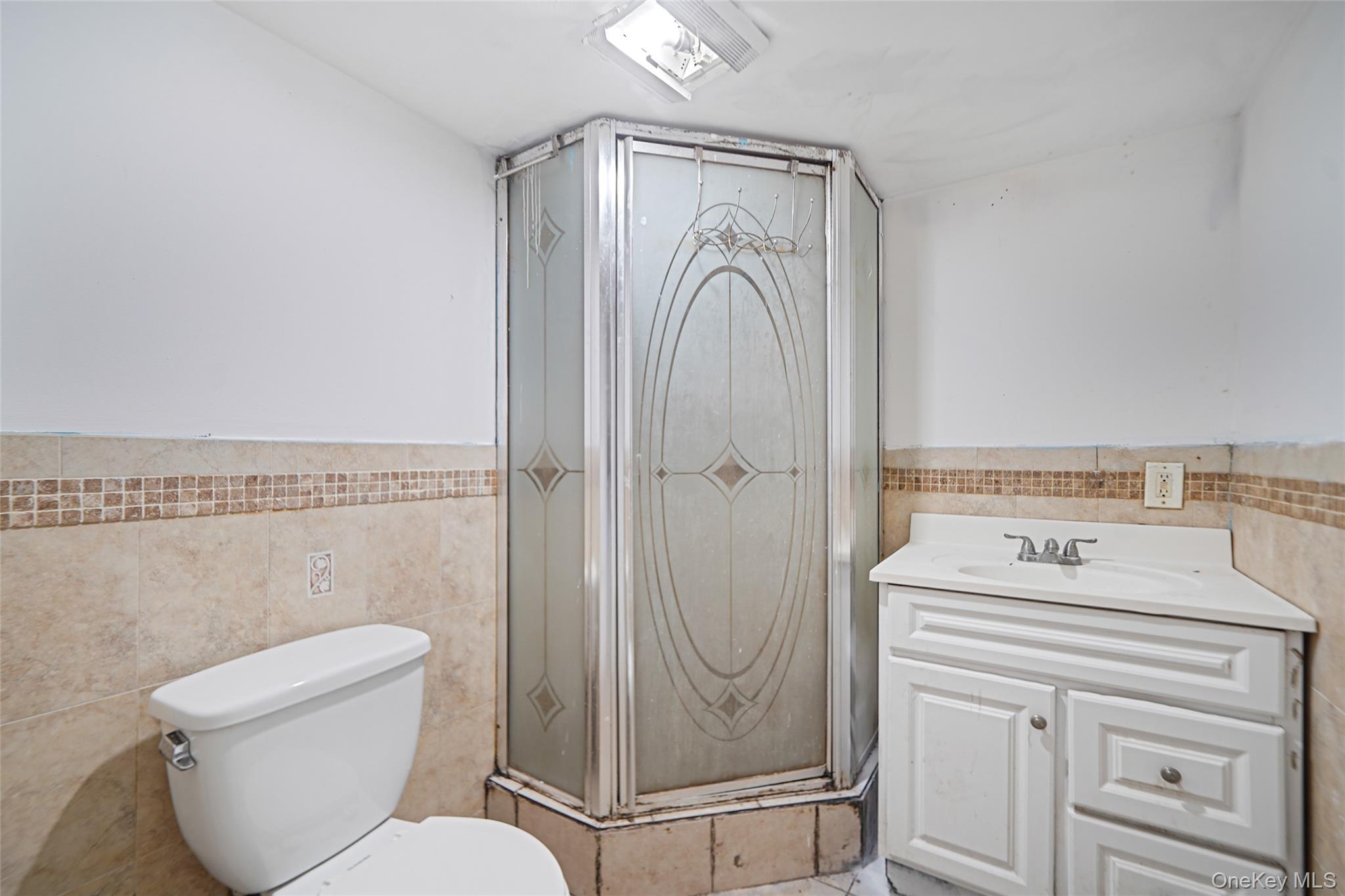 Single Family New York  Suffolk County, NY 11706, MLS-940849-23