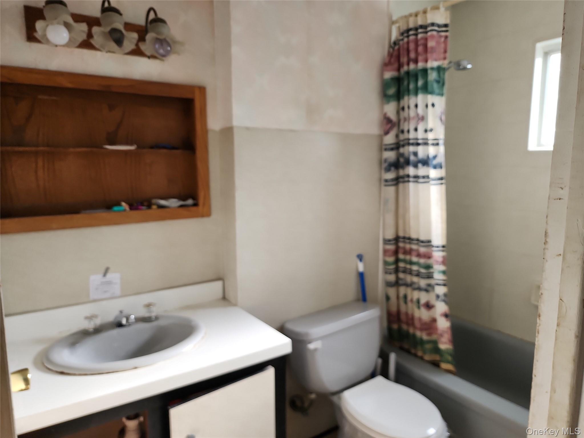 Single Family Lumur Suffolk County, NY 11782, MLS-940861-15