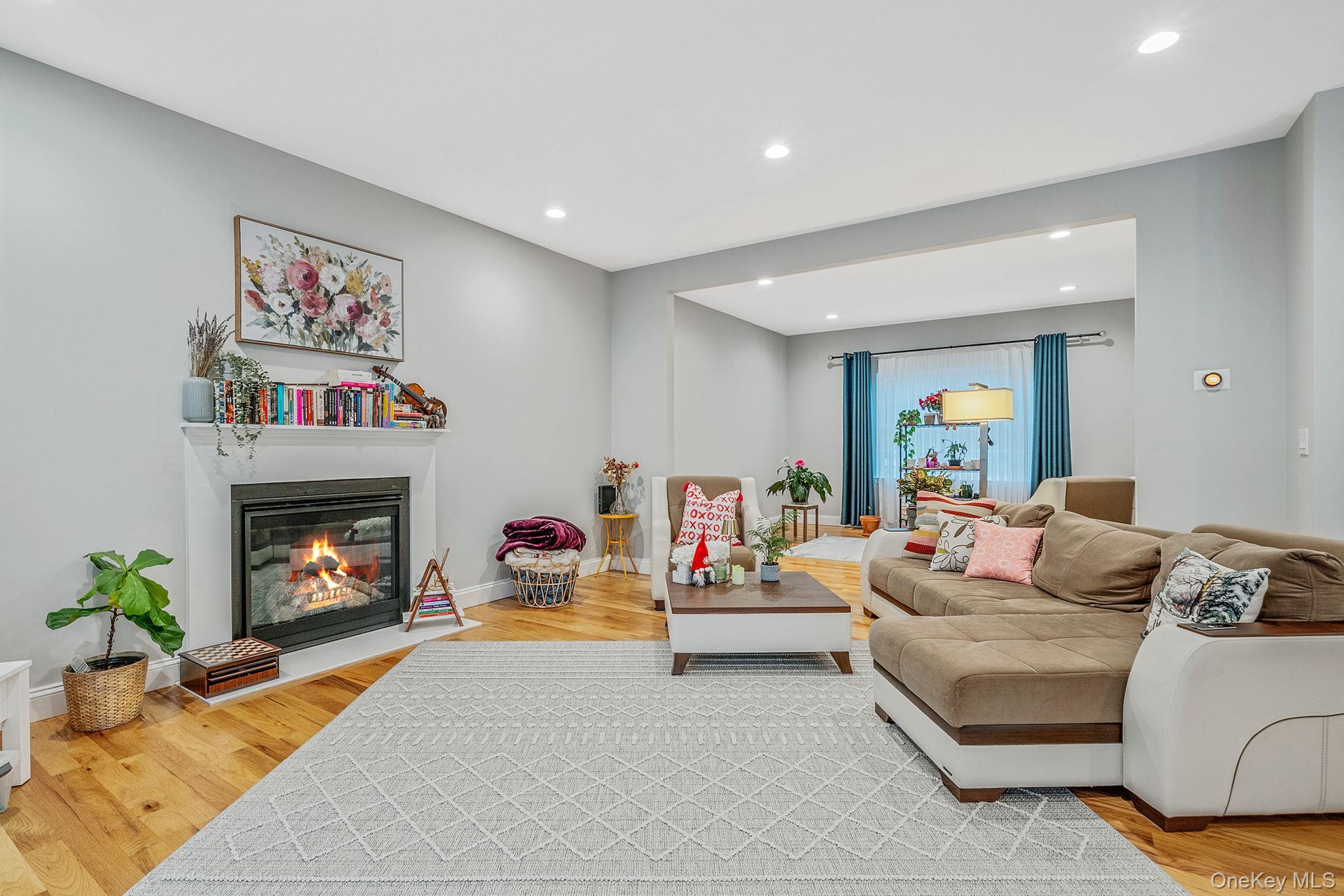 Single Family Wood Suffolk County, NY 11720, MLS-940864-10