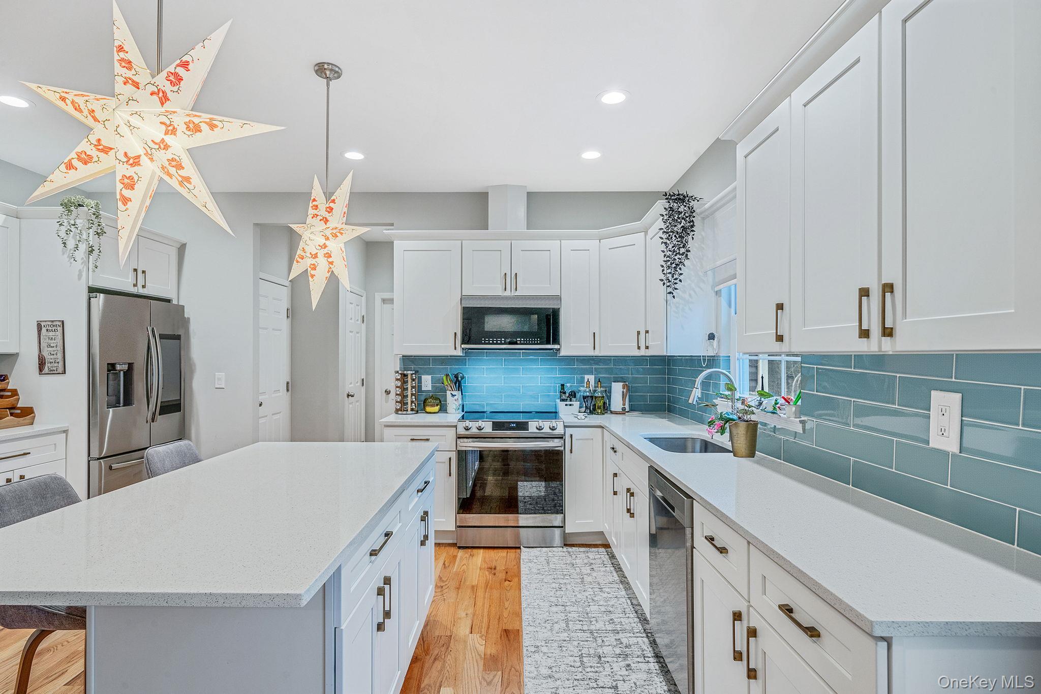 Single Family Wood Suffolk County, NY 11720, MLS-940864-13