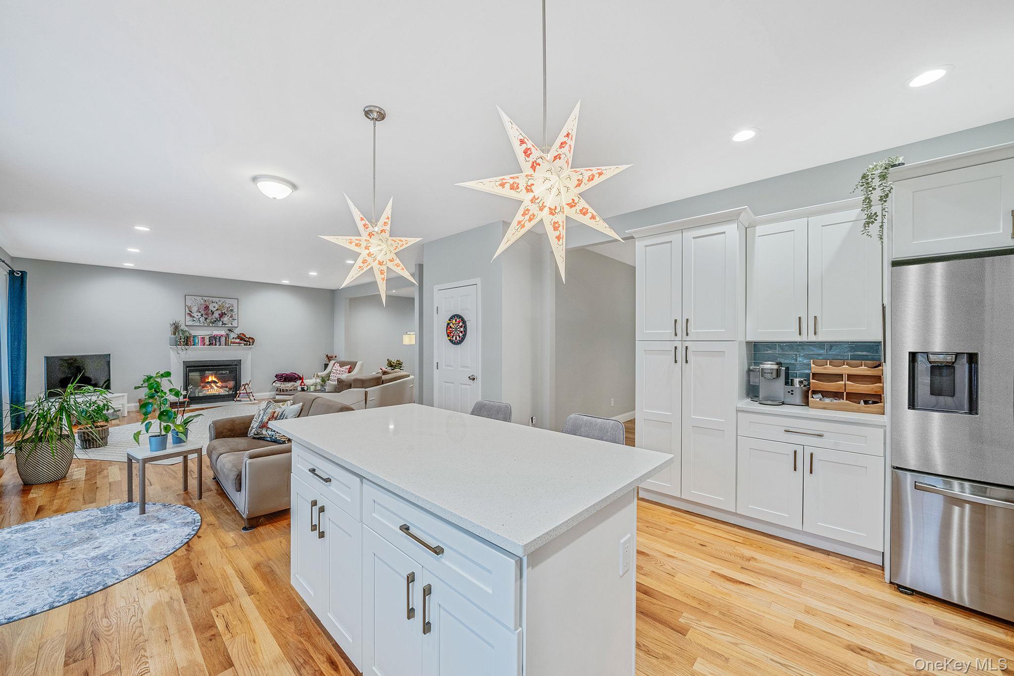 Single Family Wood Suffolk County, NY 11720, MLS-940864-16