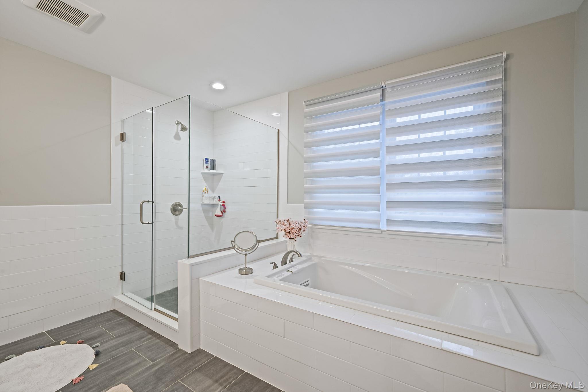 Single Family Wood Suffolk County, NY 11720, MLS-940864-21