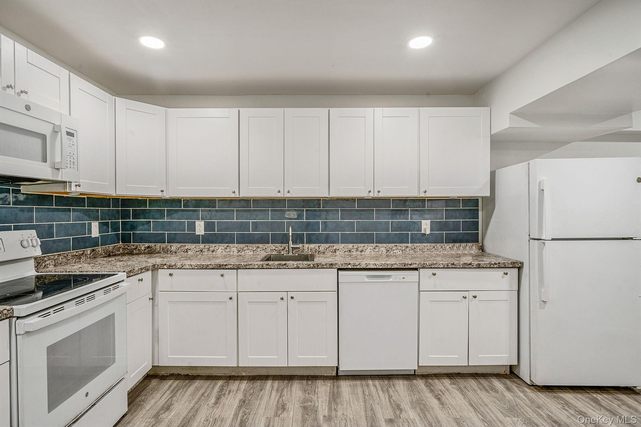 Single Family Wood Suffolk County, NY 11720, MLS-940864-28