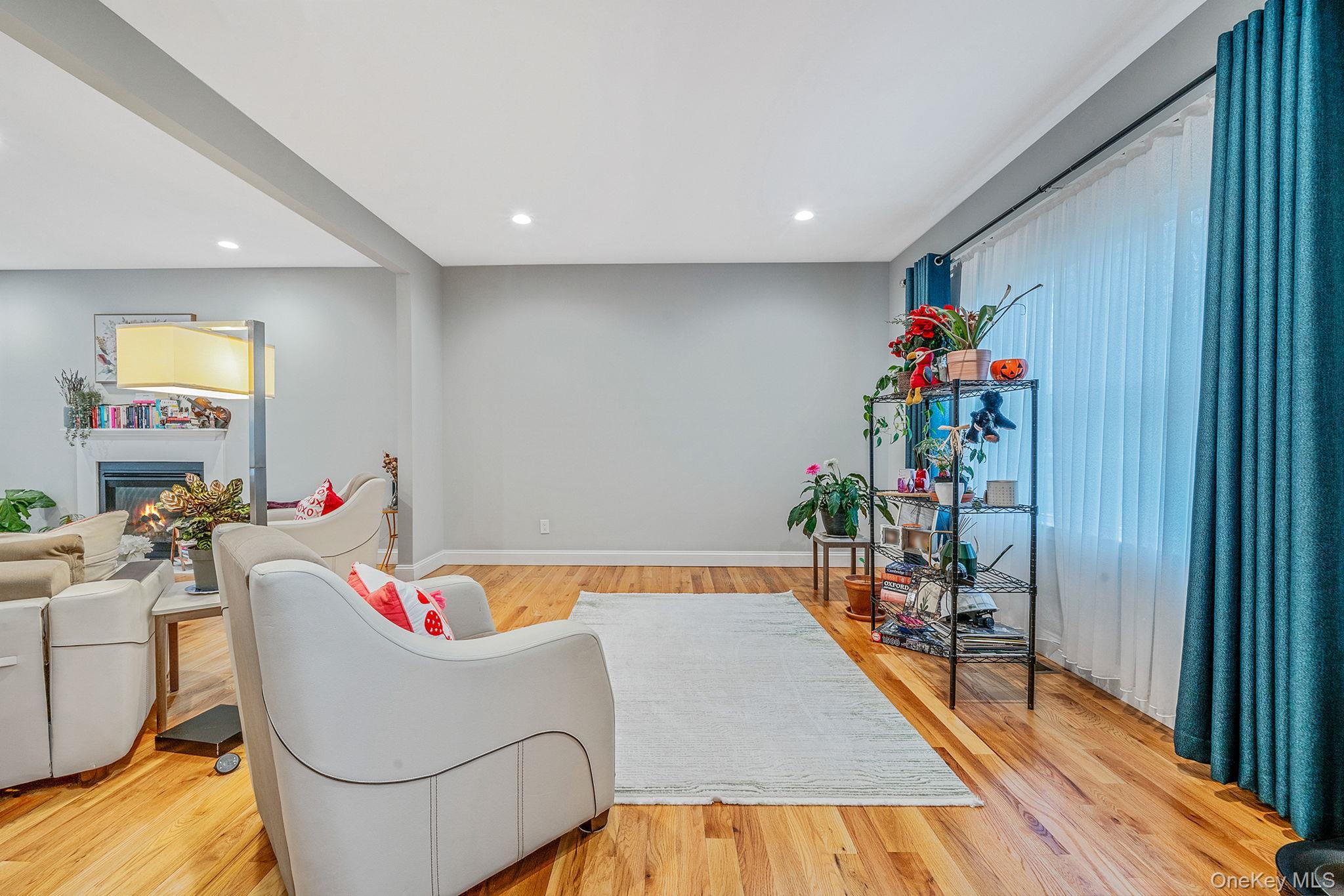 Single Family Wood Suffolk County, NY 11720, MLS-940864-6