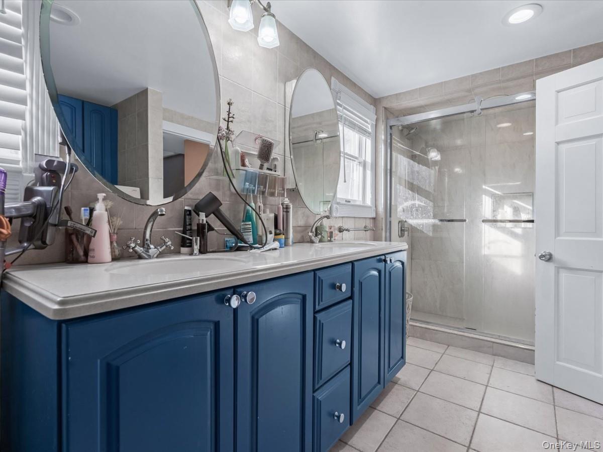 Single Family Corbett  Queens, NY 11361, MLS-940887-16