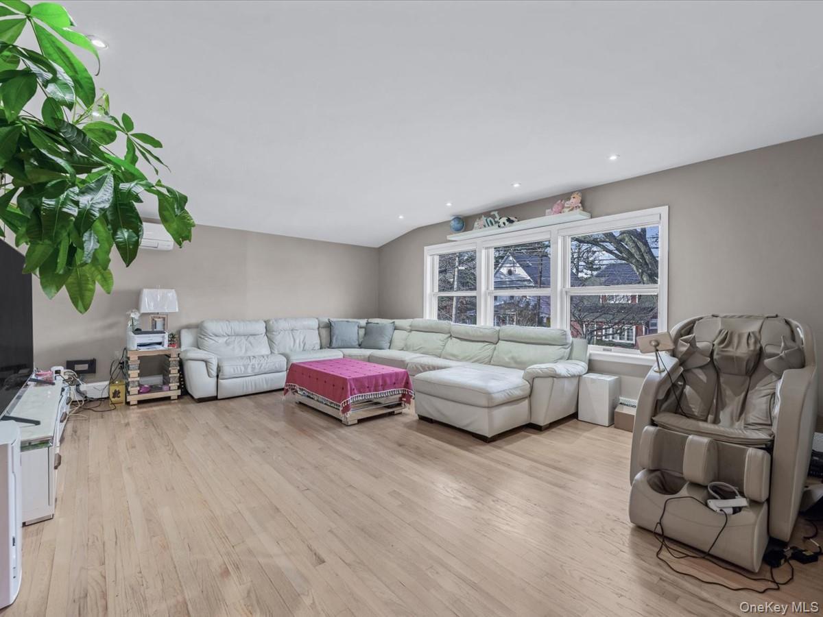 Single Family Corbett  Queens, NY 11361, MLS-940887-5