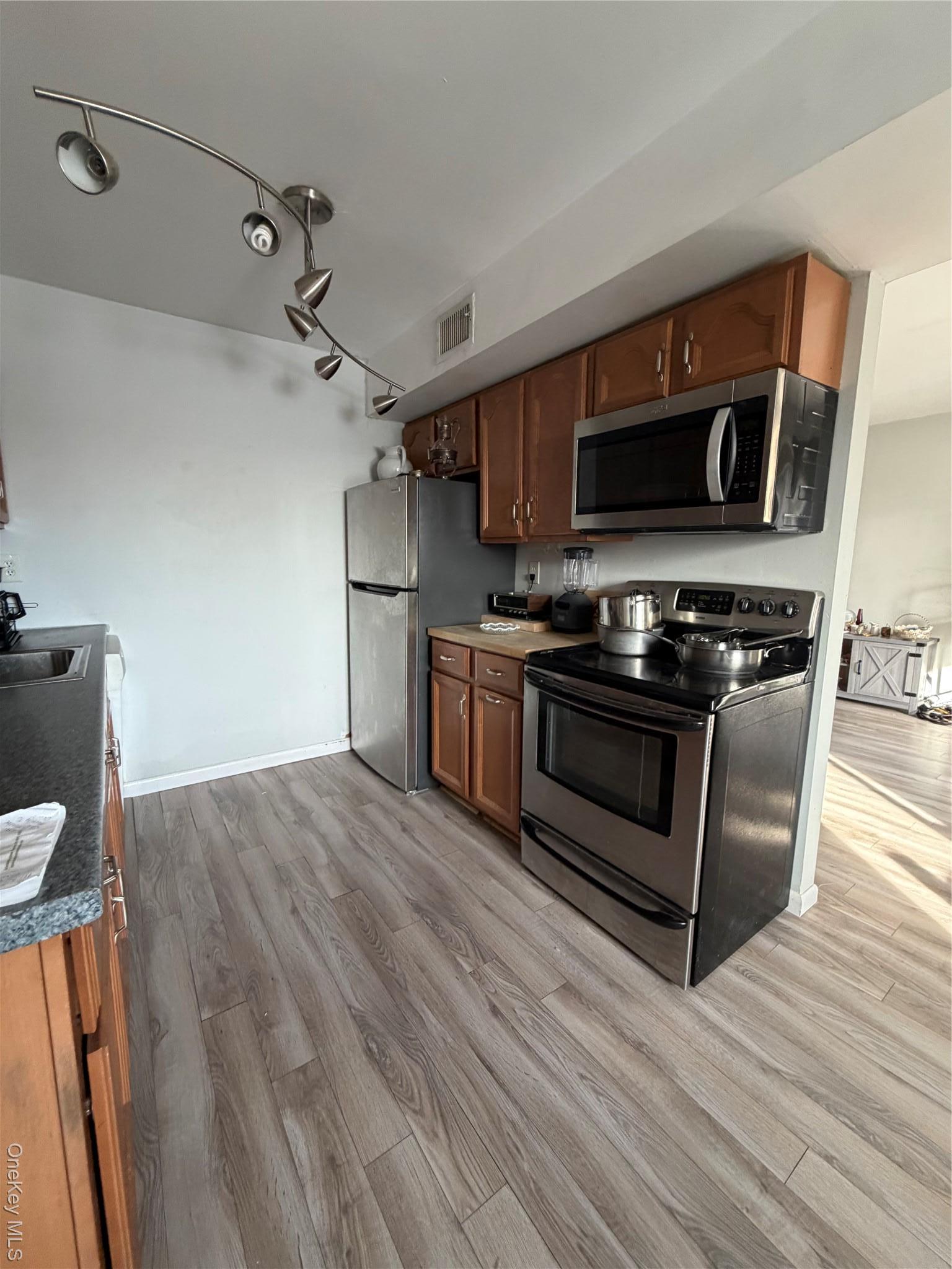 Coop Cooper  Dutchess County, NY 12603, MLS-940904-10