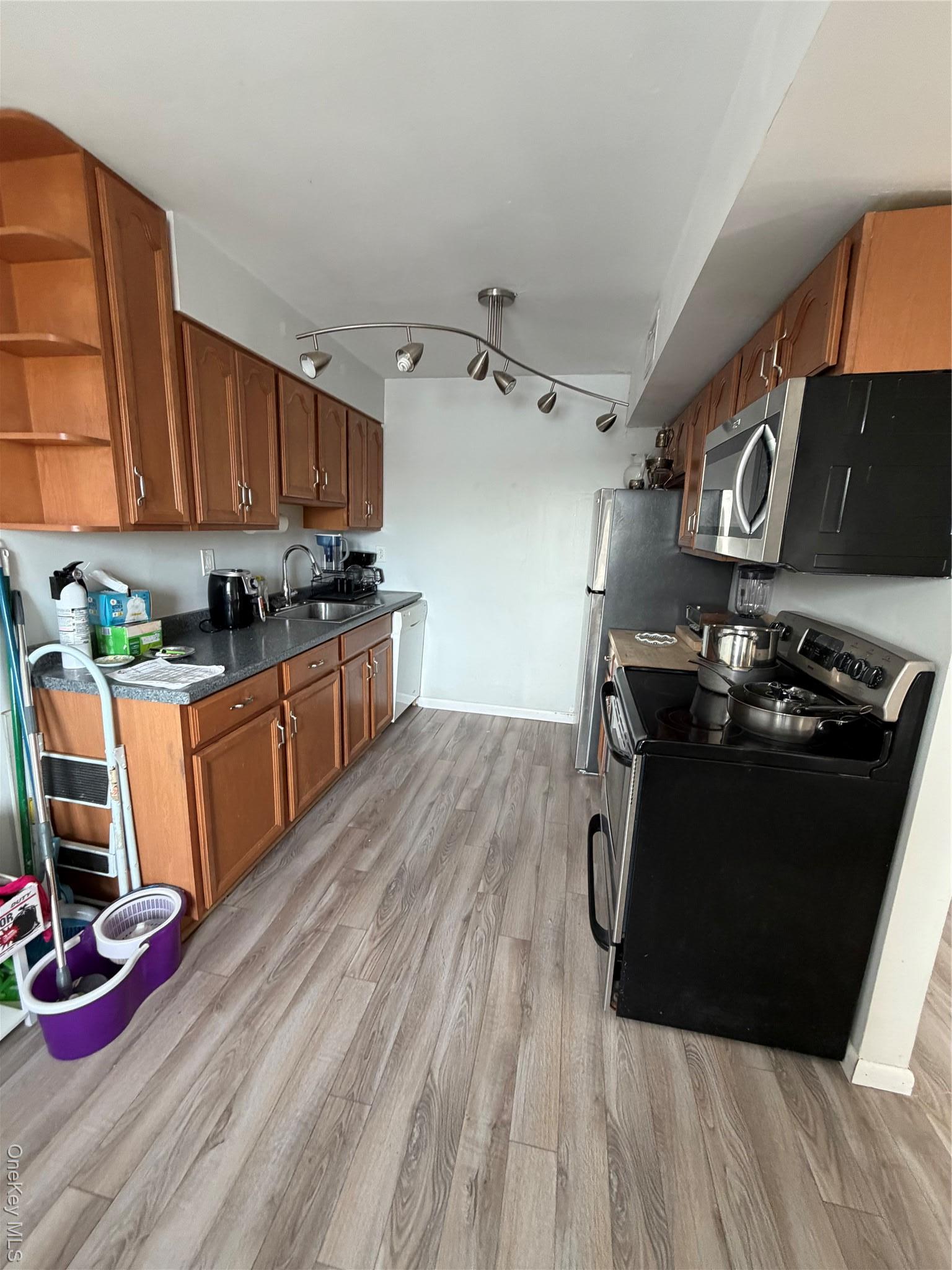 Coop Cooper  Dutchess County, NY 12603, MLS-940904-9