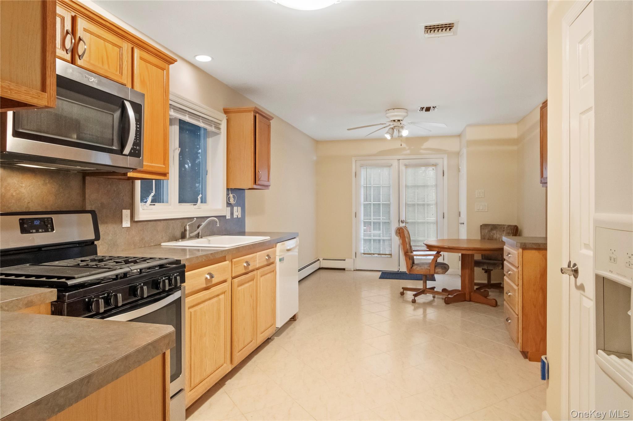 Single Family Church  Rockland County, NY 10954, MLS-940906-8